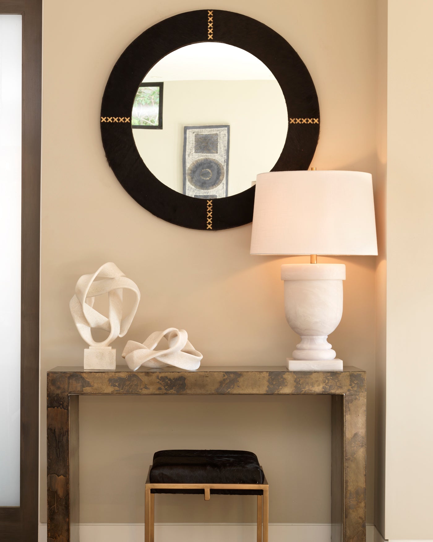 Intertwined Object On Stand - Modern Abstract Sculpture for Home & Office Decor | Perfect for Living Room, Bedroom, or Workspace