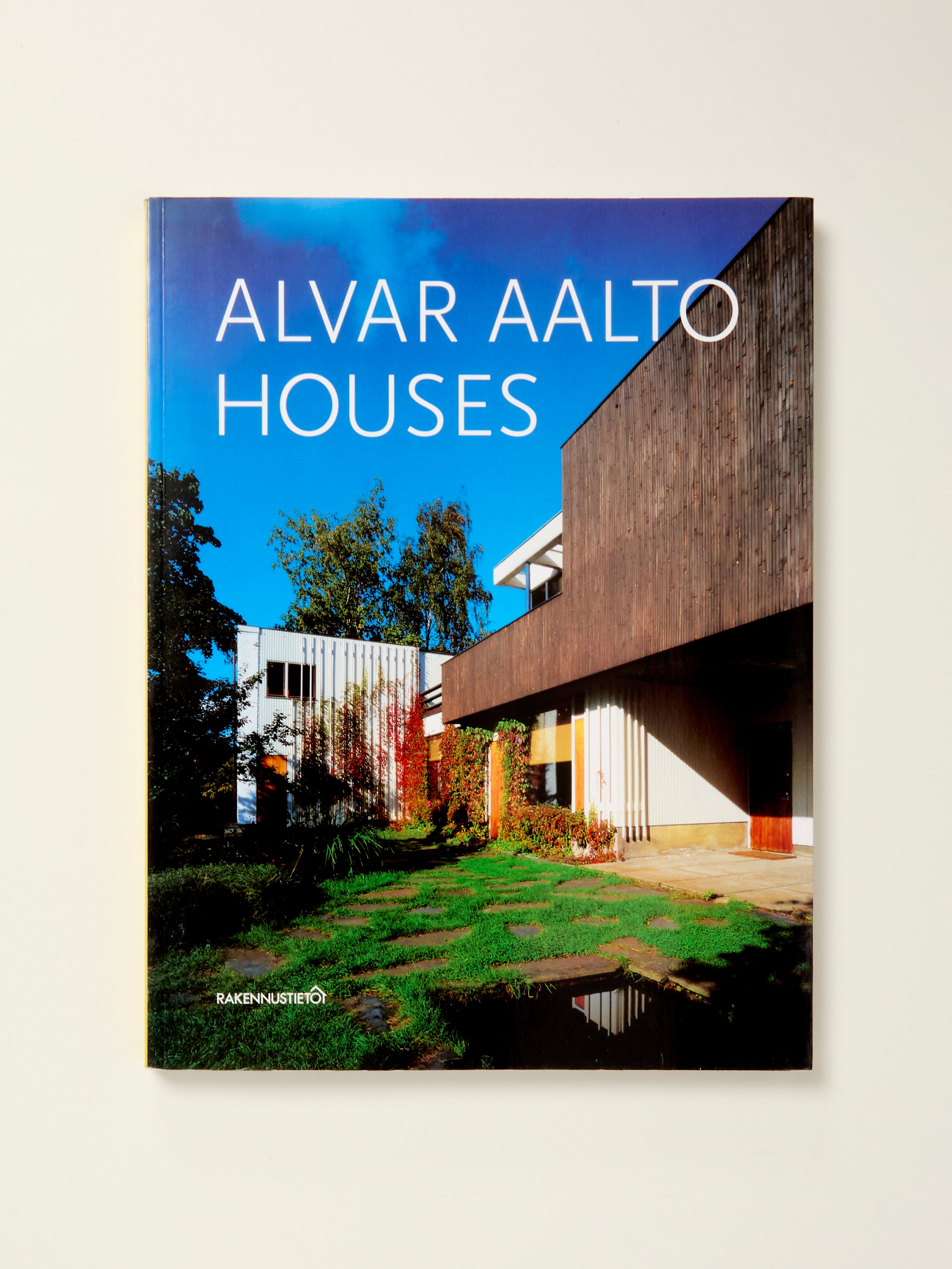 Alvar Aalto Houses - Iconic Modernist Architecture Designs for Home & Office Decor | Mid-Century Scandinavian Style Houses for Interior Design Inspiration