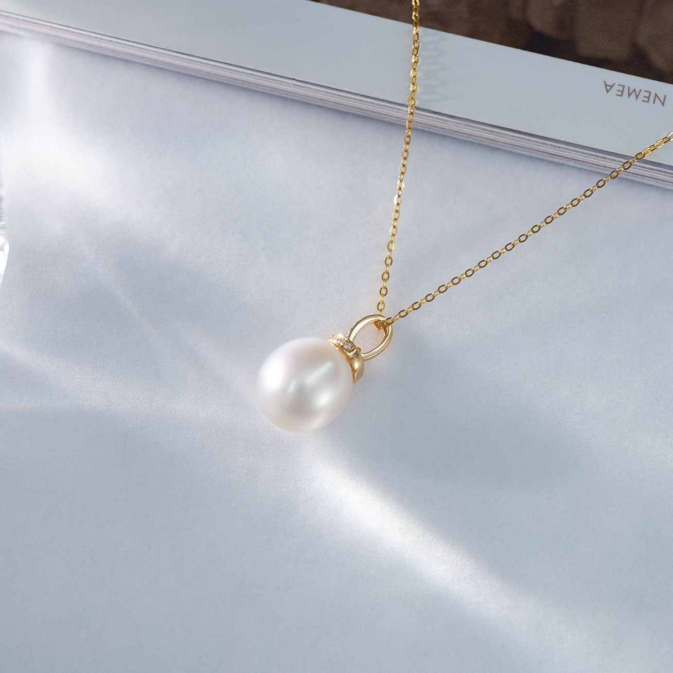 18K Solid Gold Diamond Australian White Saltwater Pearl Necklace - Elegant Bridal Jewelry & Luxury Gift for Women - Perfect for Weddings, Anniversaries, and Special Occasions