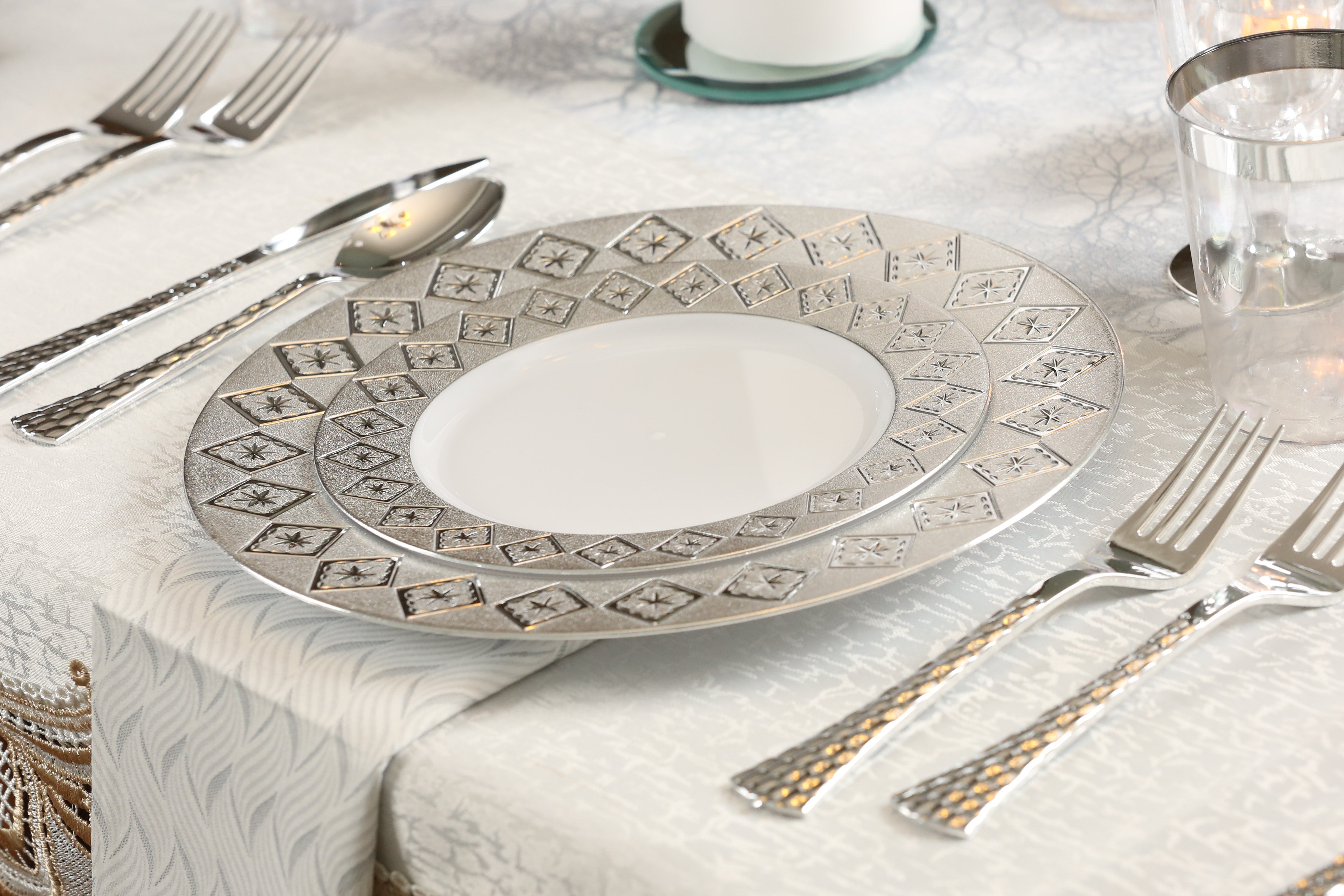 White and Silver Plastic Party Bundle - Imperial Theme - Perfect for Birthday, Wedding & Holiday Celebrations