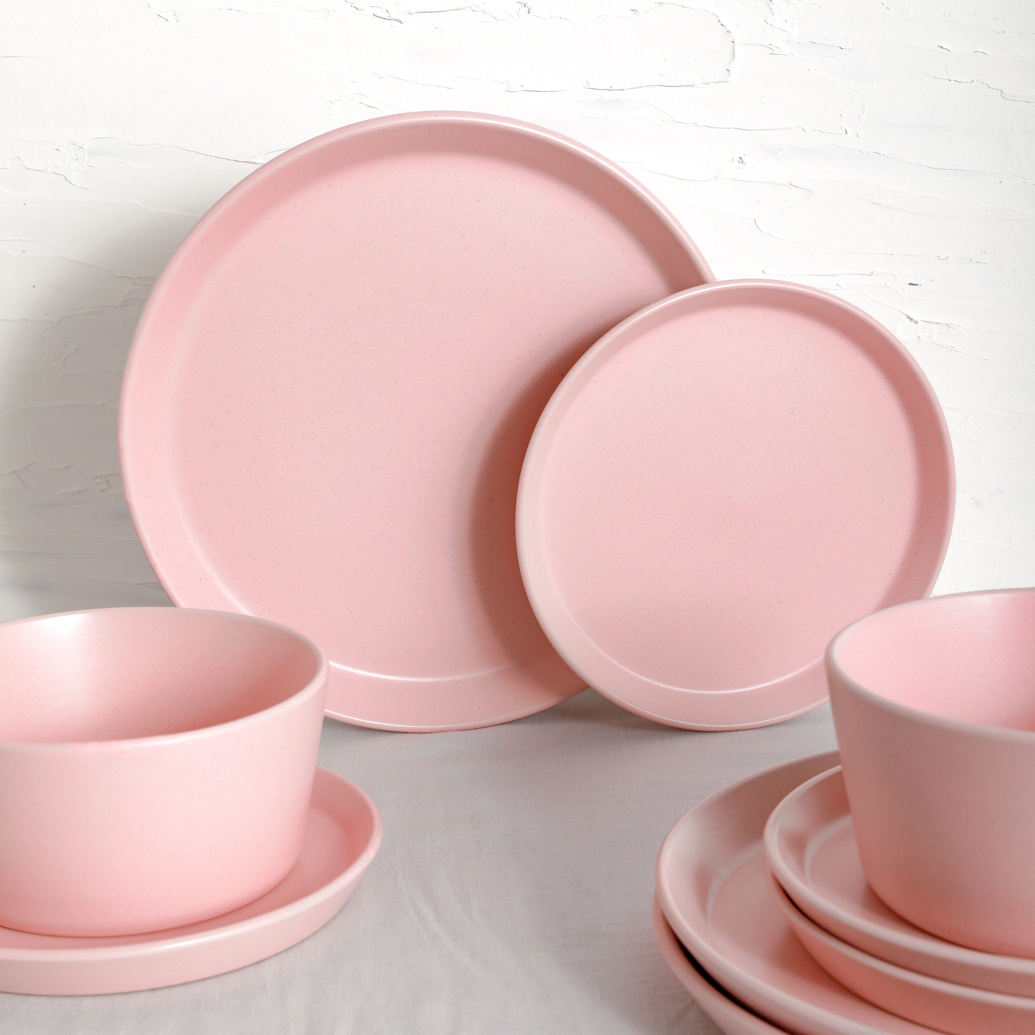 Premium Albie Stoneware Dinnerware Set - 16-Piece Pink Porcelain Tableware for Everyday Dining & Entertaining