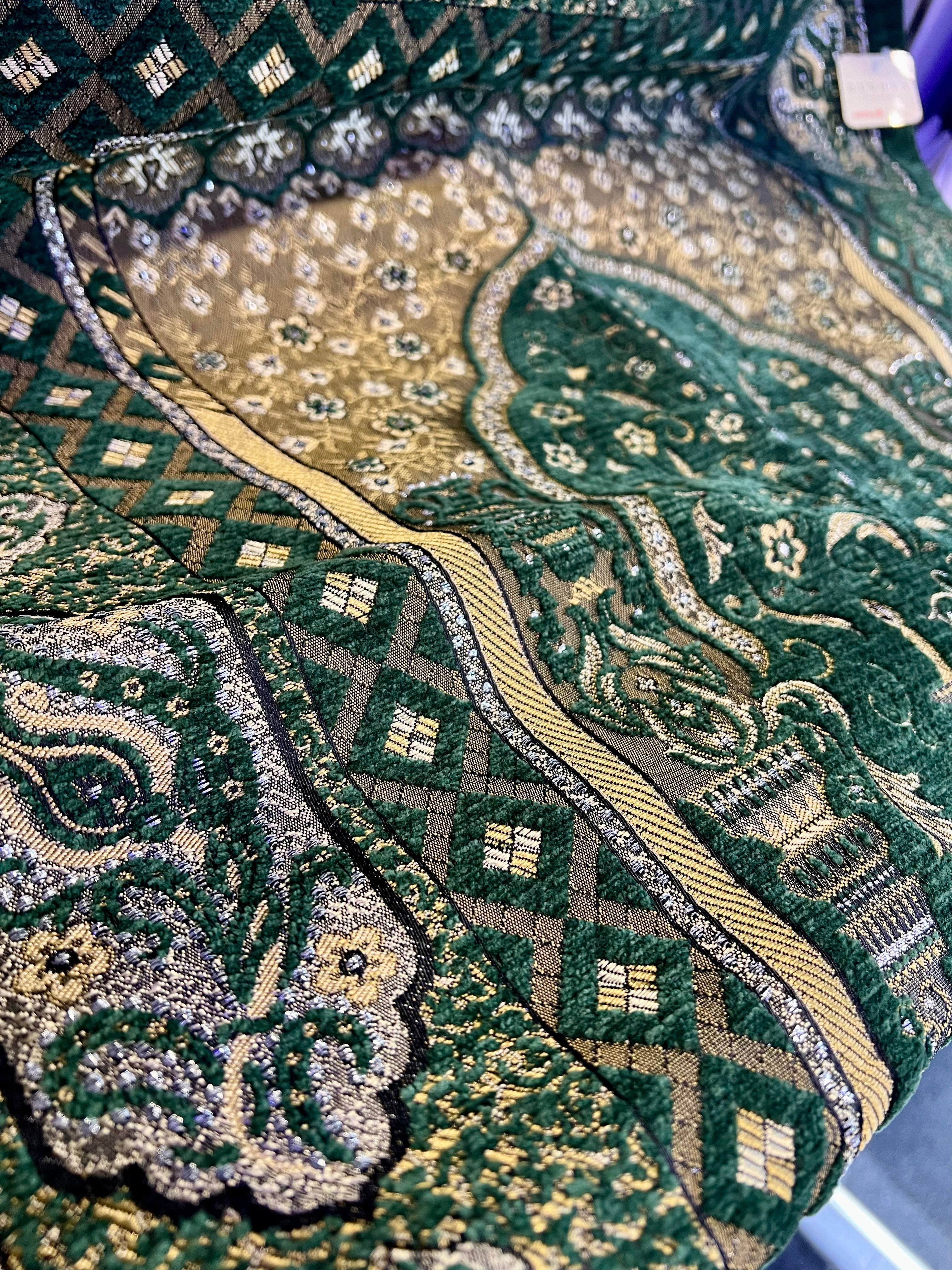Premium Islamic Prayer Rug with Green Design - Soft & Durable for Home, Mosque & Travel Use