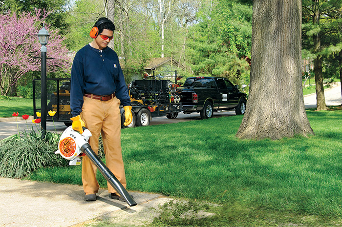 STIHL BG 86 Gas Powered Handheld Leaf Blower - 2-Stroke Engine, 410 CFM Airflow for Yard Cleaning, Lawn Care & Debris Removal