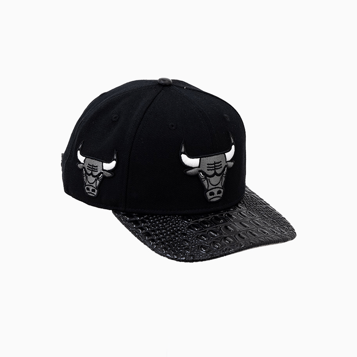 Chicago Bulls NBA Leather Visor Snapback Hat - Adjustable Basketball Cap for Men & Women - Perfect for Games, Streetwear & Sports Fan Fashion
