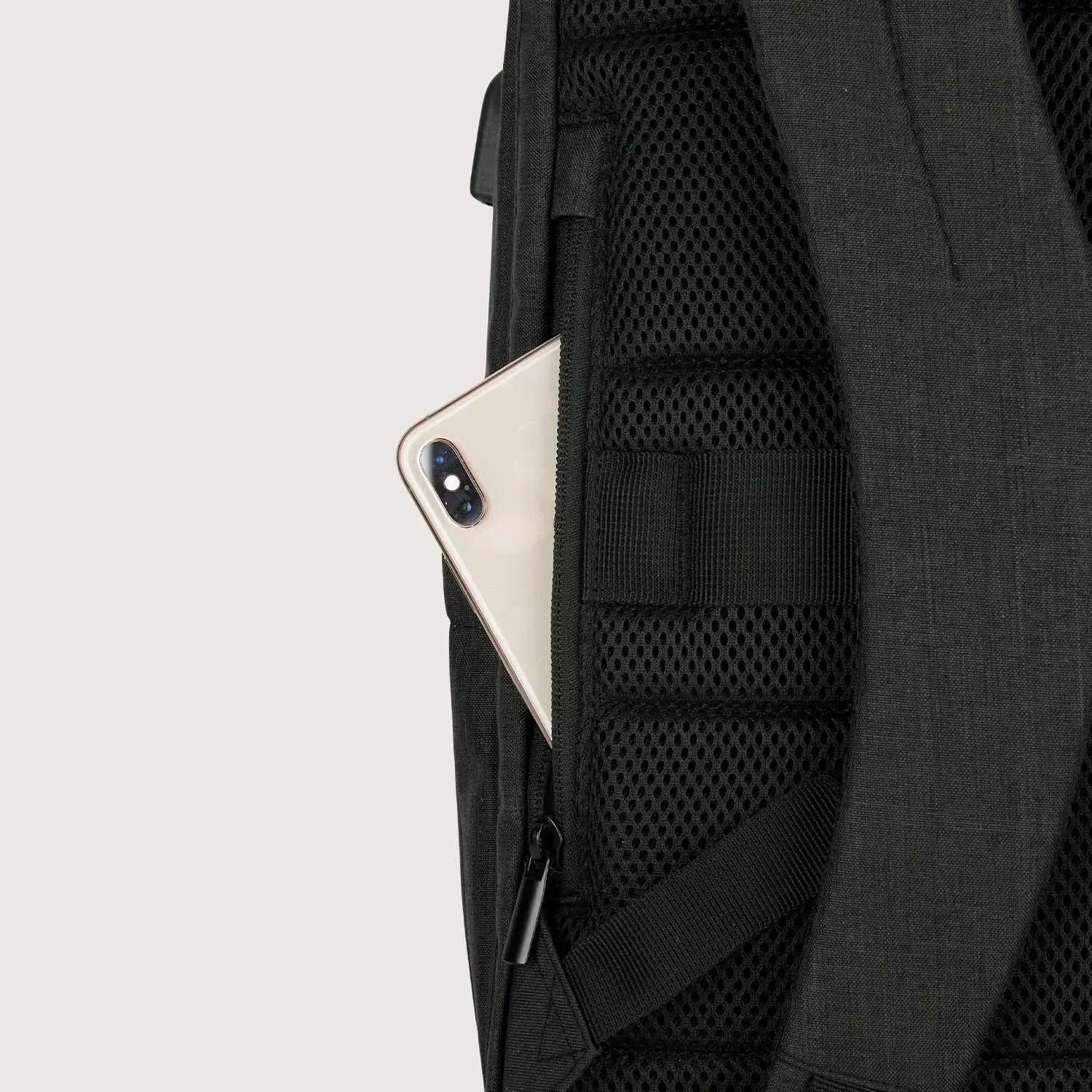 Bonchemin 15.6 Inch Laptop Backpack for Men & Women - Waterproof Travel Backpack with USB Charging Port - Perfect for Business, College, Commuting & Airplane Carry-On