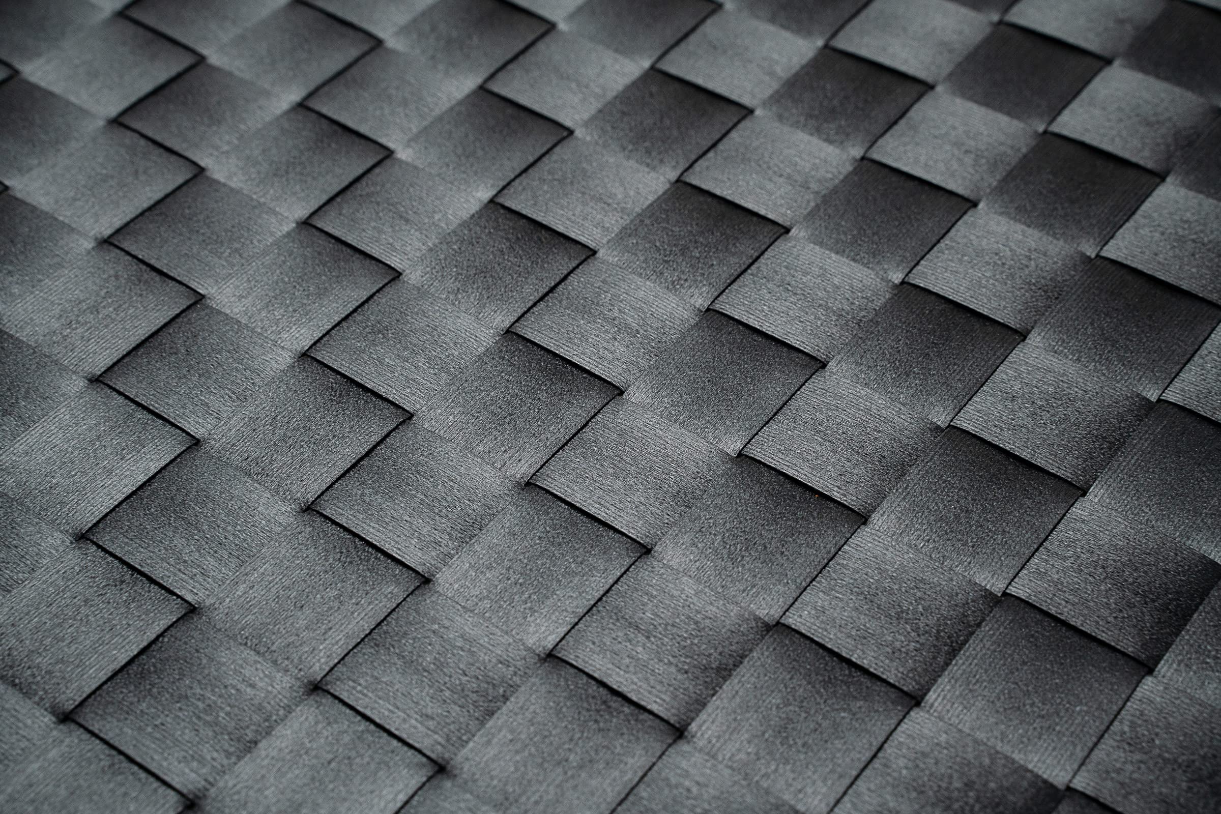 Restaurantware Macroweave 16 x 12 Inch Woven Placemats Set of 6 - Durable & Easy Clean Black Plastic Table Mats for Dining, Kitchen, Restaurant - Perfect for Everyday Use, Parties & Formal Events