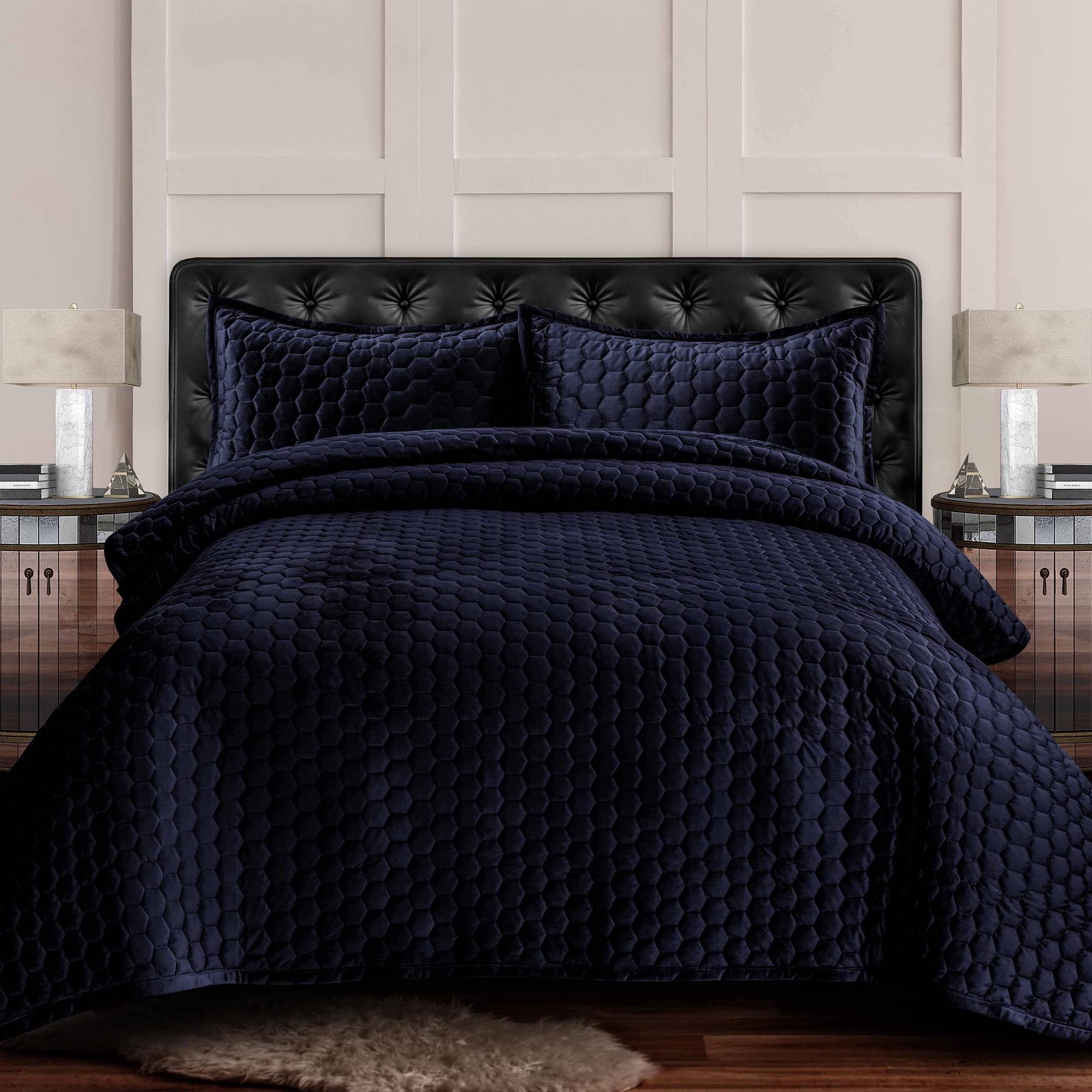 Tribeca Living Velvet Twin Quilt Set - Ultra Soft 260GSM Honeycomb Stitch Bedding with Oversized Quilt & Sham Pillowcase in Indigo Blue | Perfect for Cozy Bedrooms, Guest Rooms & Dorm Decor