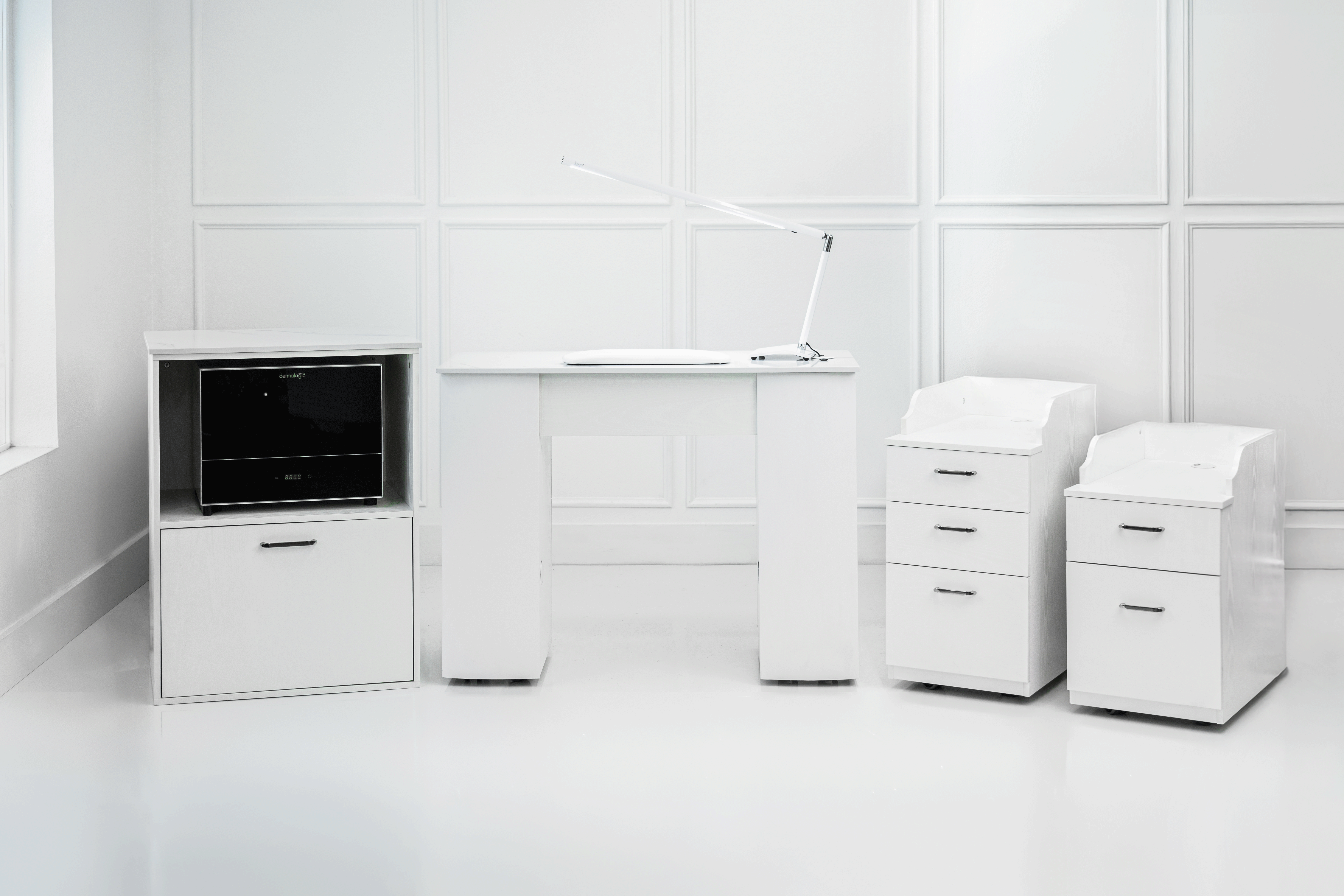 Premium AVIGNON Heated Towel Warmer Cabinet - Fast Warming, Energy Efficient for Bathroom, Spa & Luxury Home Use