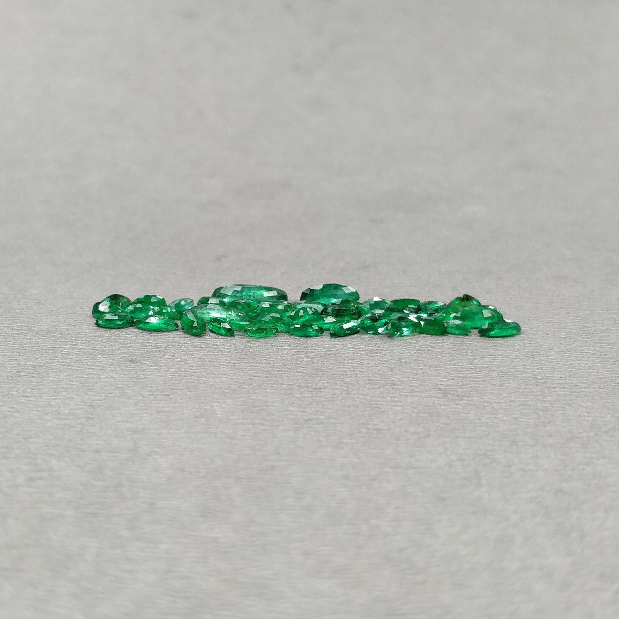 Natural Untreated 5.50cts Green Emerald Gemstone Marquise Cut (3x1.5mm to 9x4.5mm) - 48pcs for Jewelry Making, Engagement Rings & DIY Crafts