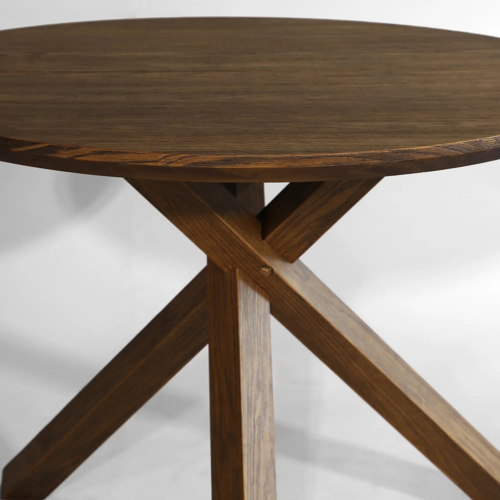 Stylish Cascais Round Dining Table - Modern Wooden Kitchen Table for 4-6 People | Perfect for Small Spaces, Breakfast Nooks & Cozy Family Meals