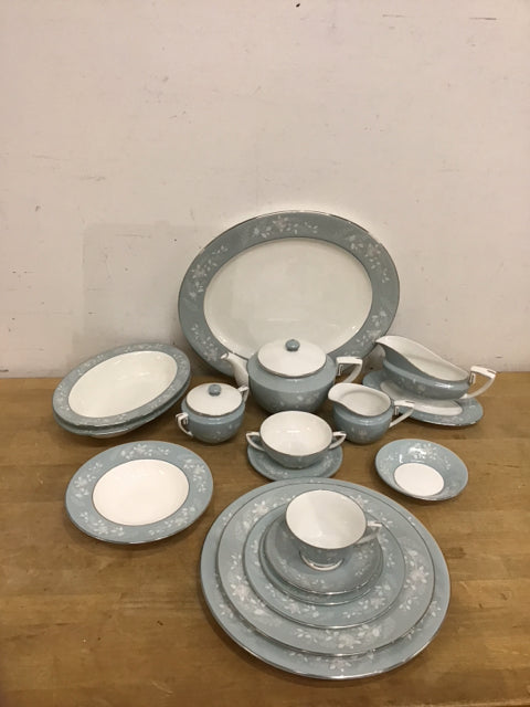 Royal Worcester Bridal Rose 12-Piece Porcelain Dinner Set - Elegant Floral Tea & Coffee Service for Weddings, Anniversaries & Special Occasions