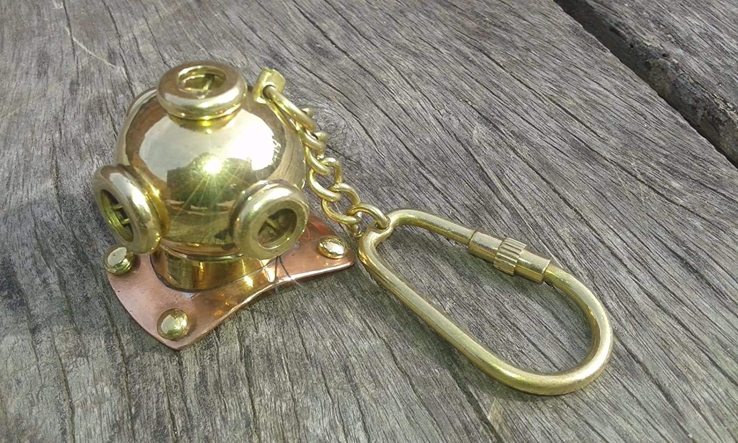 Vintage Brass Diver Helmet Keychain - Nautical Maritime Yachting Diving Key Ring - Perfect Gift for Scuba Divers & Sailors - Ideal for Boat Keys, Backpacks & Dive Gear Accessories