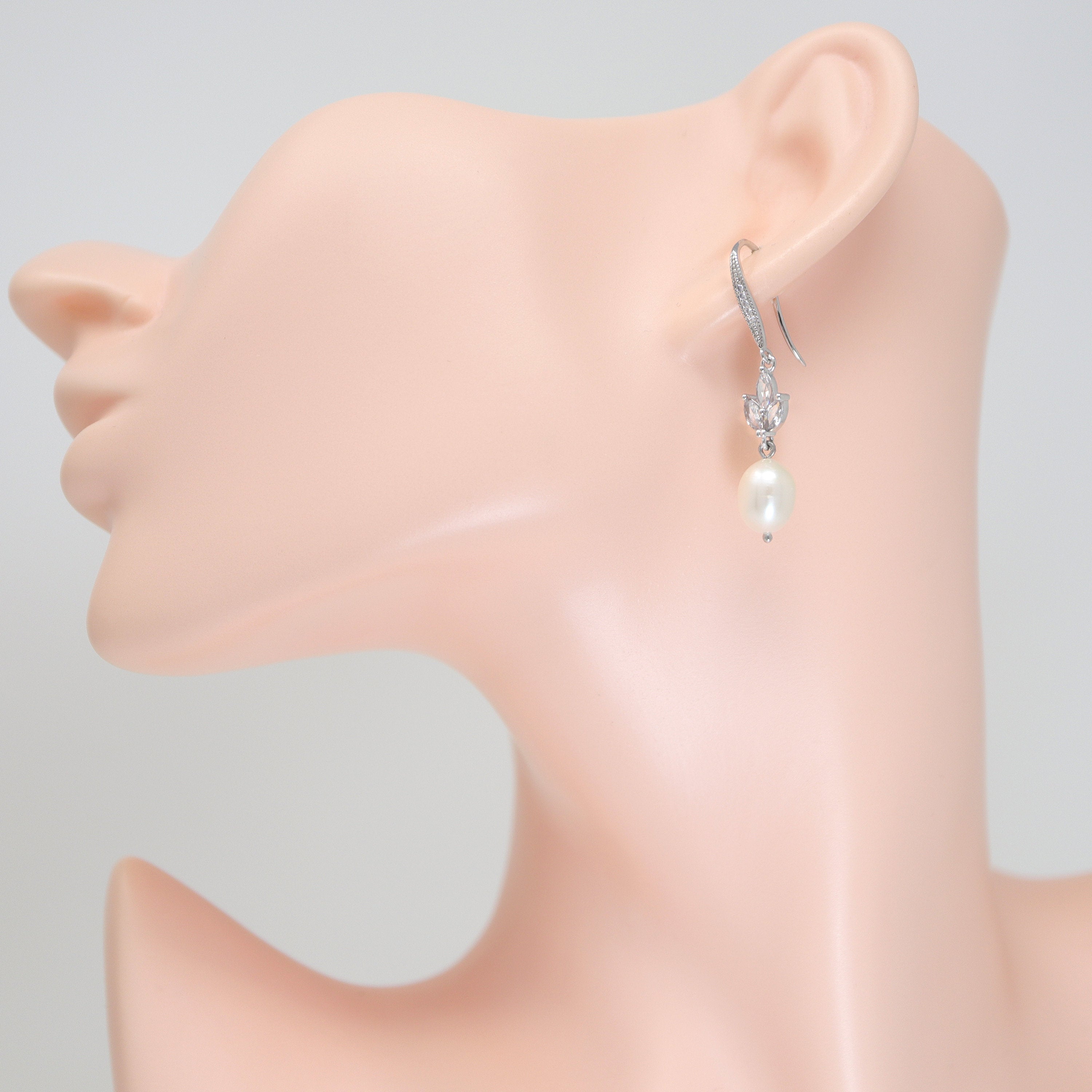 Swarovski Crystal Freshwater Pearl Vine Leaf Necklace & Earrings Set - Bridal Jewelry, Statement Cz Earrings for Wedding, Party & Special Occasions