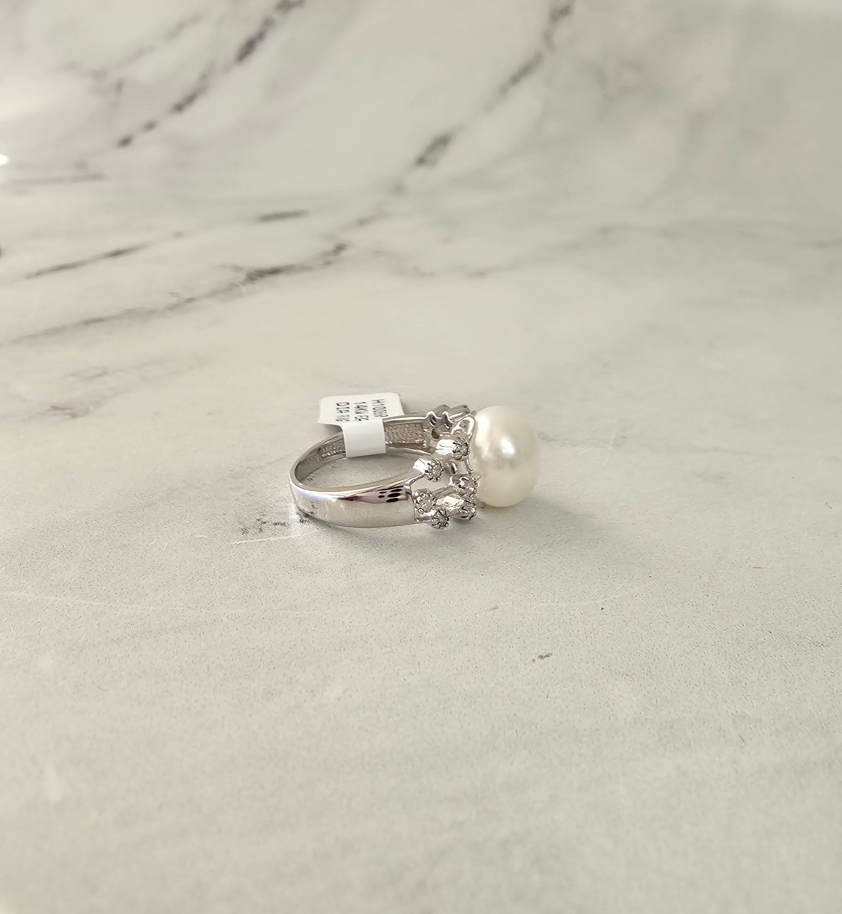 14K White Gold Freshwater Pearl & Diamond Ring .19cttw - Elegant Jewelry for Weddings, Anniversaries & Special Occasions