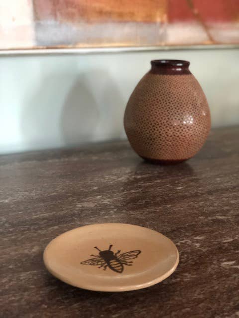 Honeybee Ceramic Ring Dish - Elegant Jewelry Holder for Rings, Earrings & Small Accessories - Perfect for Bathroom, Bedroom & Vanity Organizer