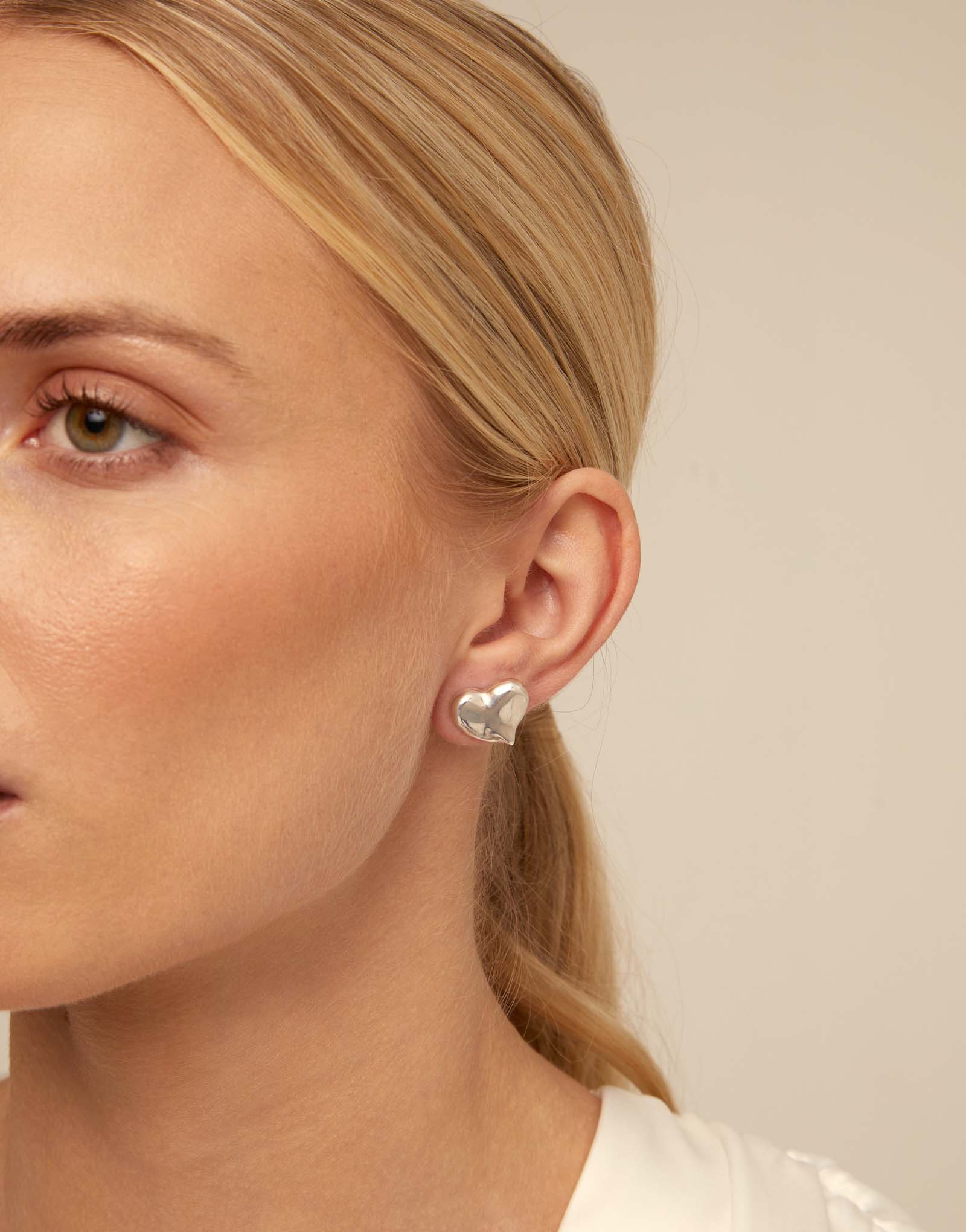 UNO Heart Earrings for Women - Dainty Gold Heart Stud Earrings - Perfect for Valentine's Day, Anniversary & Everyday Wear - Gift for Her