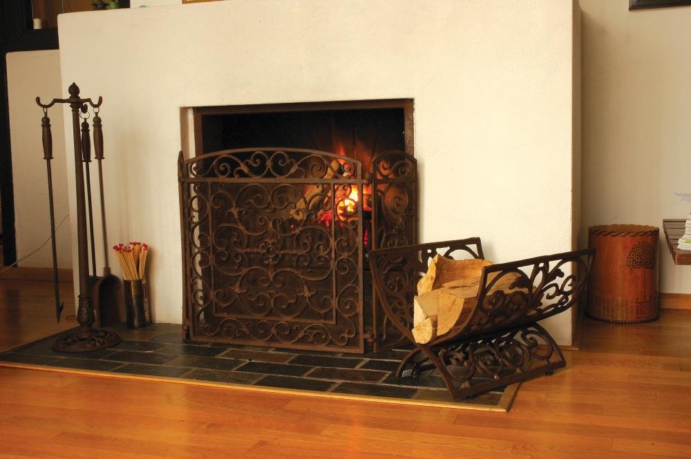 Esschert Design USA FF28B Heavy Duty Cast Iron Fireplace Tool Set - Fireplace Accessories for Indoor & Outdoor Use, Perfect for Fire Pits, Wood Stoves, and Hearth Maintenance