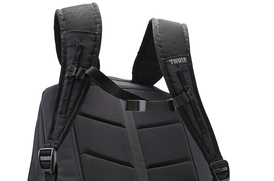Thule Paramount Daypack - Lightweight Hiking Backpack for Men & Women, Durable Black Daypack for Travel, Work & Outdoor Adventures