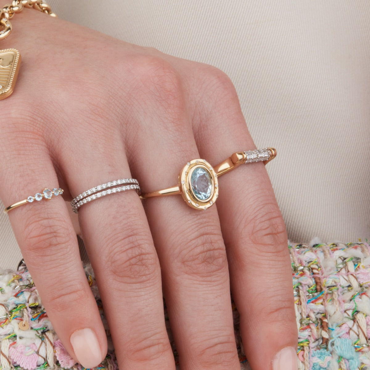 Aquamarine Oval Spotlight Ring - Elegant Blue Gemstone Jewelry for Women - Perfect for Engagement, Wedding, and Special Occasions