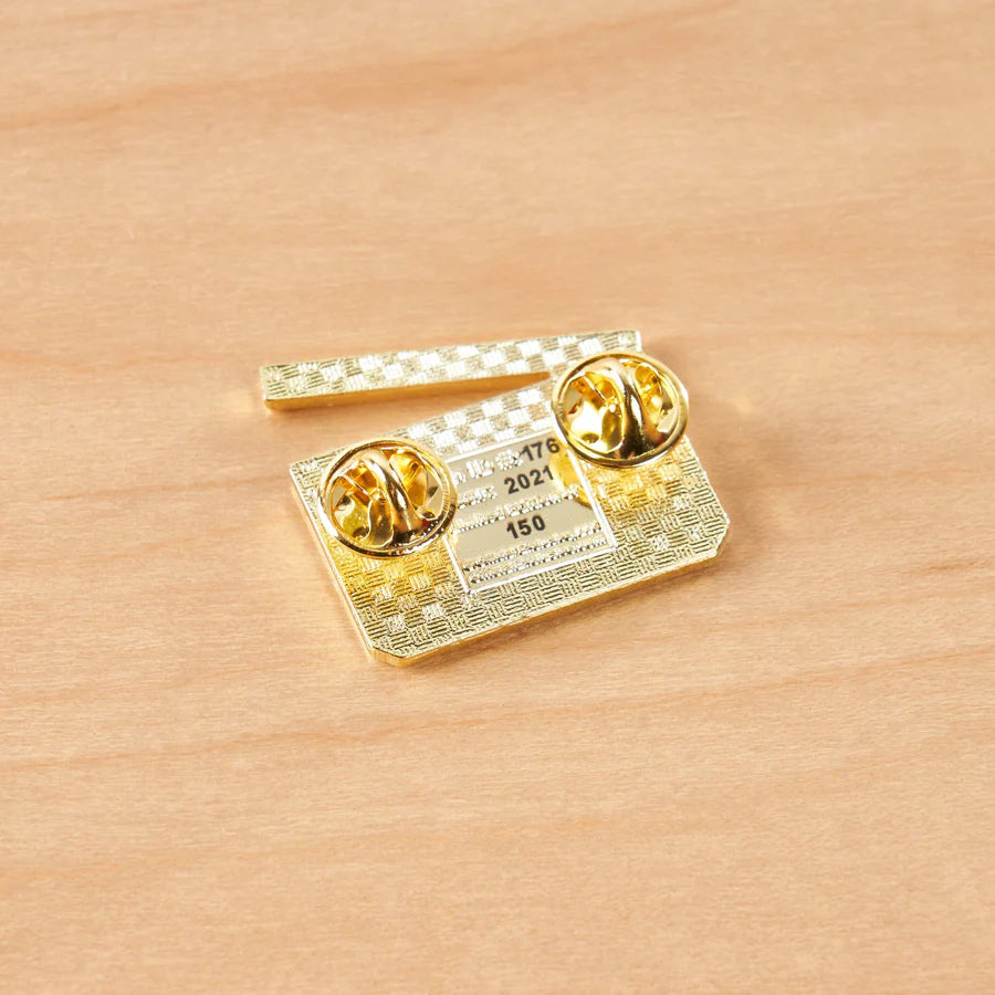 Gold Clapperboard Pin - Perfect for Film Enthusiasts, Directors & Movie Lovers - Great for Gifts, Costume Accessories & Collectibles