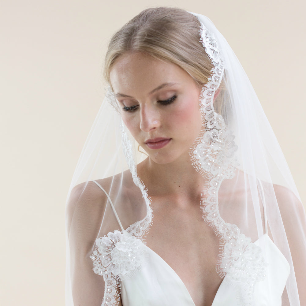 Elegant Gardenia Sequin Lace Edge Wedding Veil - Perfect for Bridal Ceremonies, Prom Nights & Special Occasions