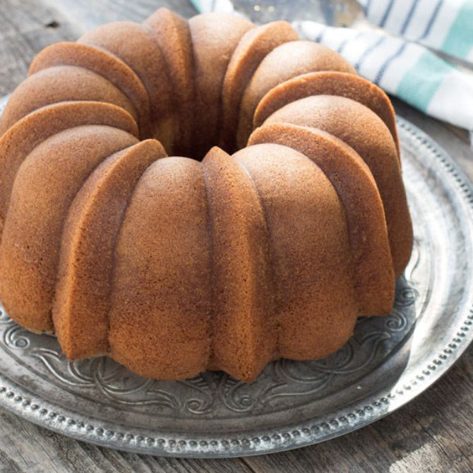 12-Cup Large Bundt Cake Pan - Nonstick Baking Mold for Perfect Cakes, Desserts & Party Treats | Ideal for Holidays, Birthdays & Family Gatherings