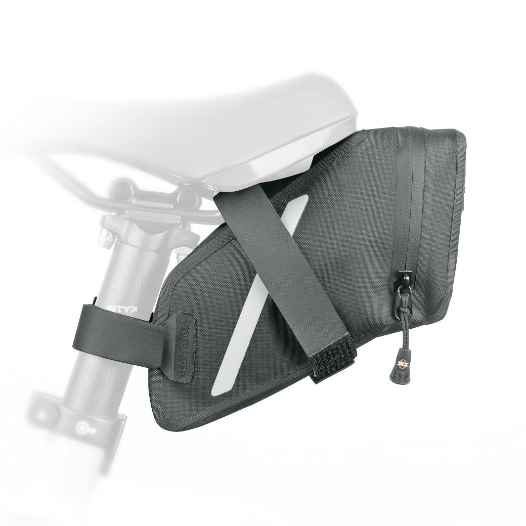 Durable Trail Saddle Bag M 0.9L for Horse Riding - Waterproof Equestrian Gear for Outdoor Adventures & Camping