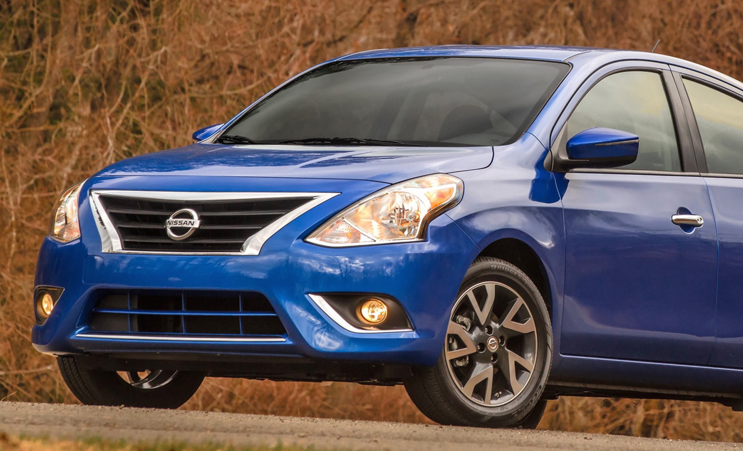 2015-2019 Nissan Versa 4D Clear Lens Fog Light Kit with Bulbs, Bezels & Relay Wire - Waterproof Driving Lights for Night & Foggy Conditions