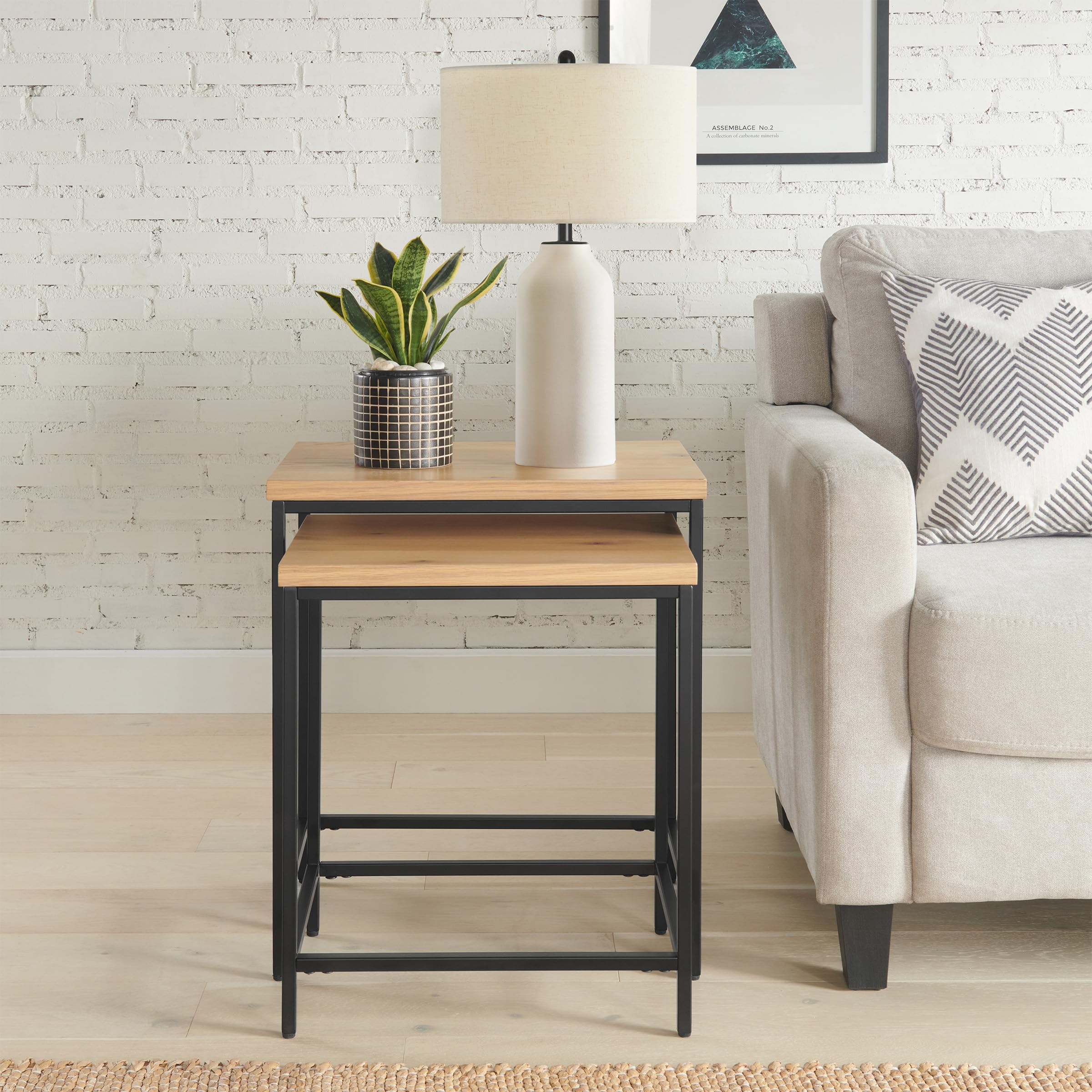 Lavish Home Nesting Side Tables - Set of 2 Modern End Tables with Wooden Tops & Metal Bases for Living Room, Bedroom or Home Office - Space Saving Accent Furniture (Oak) - Perfect for Small Spaces, Coffee Table Alternatives & Stylish Home Decor