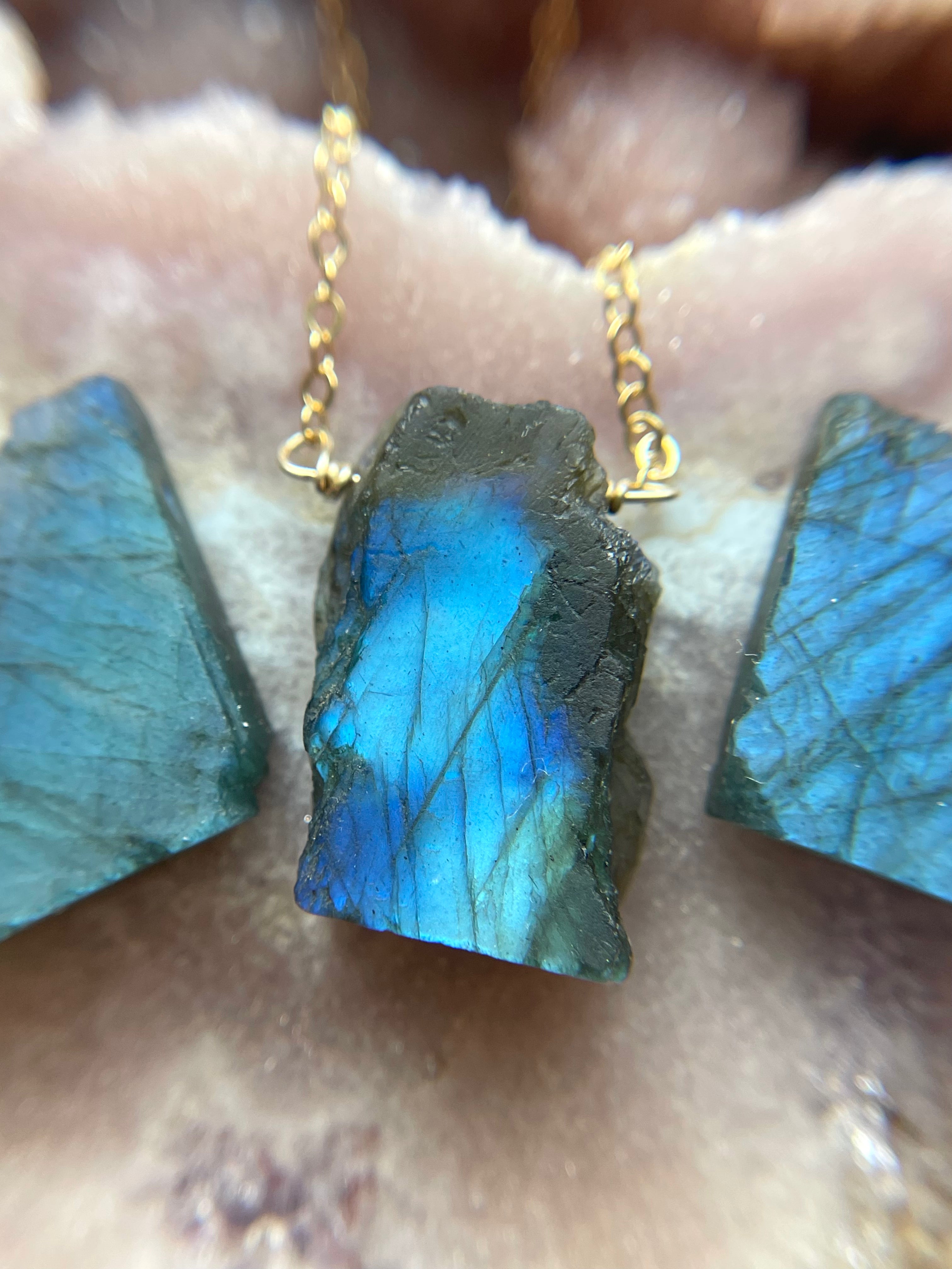 Chunky Raw Labradorite Necklace – Handmade Gemstone Jewelry for Women | Boho Chic Accessory for Spiritual Healing & Everyday Wear