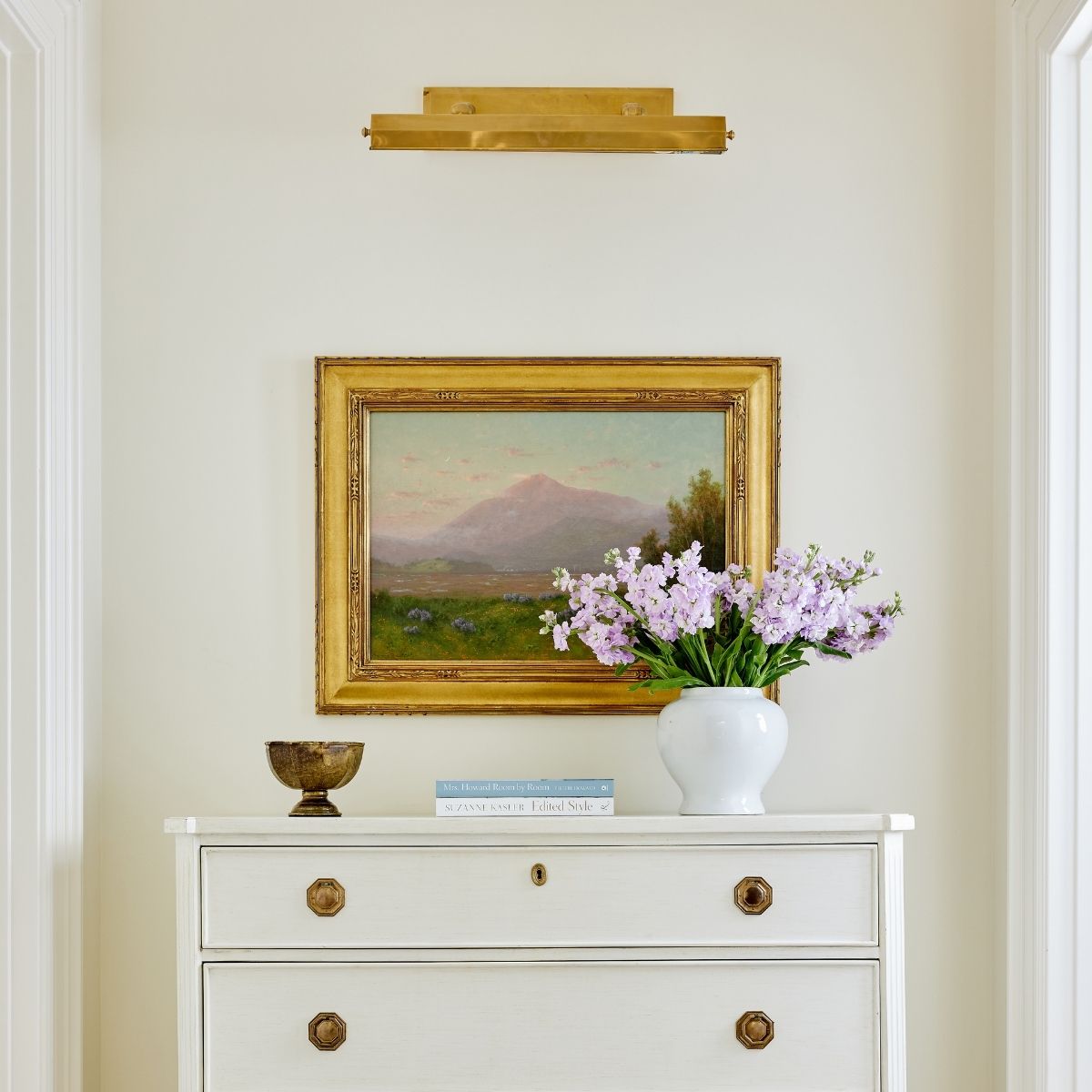 Dorchester 24 Picture Light - Elegant Wall Art Lighting for Paintings, Photos & Frames - Perfect for Living Room, Gallery & Home Decor