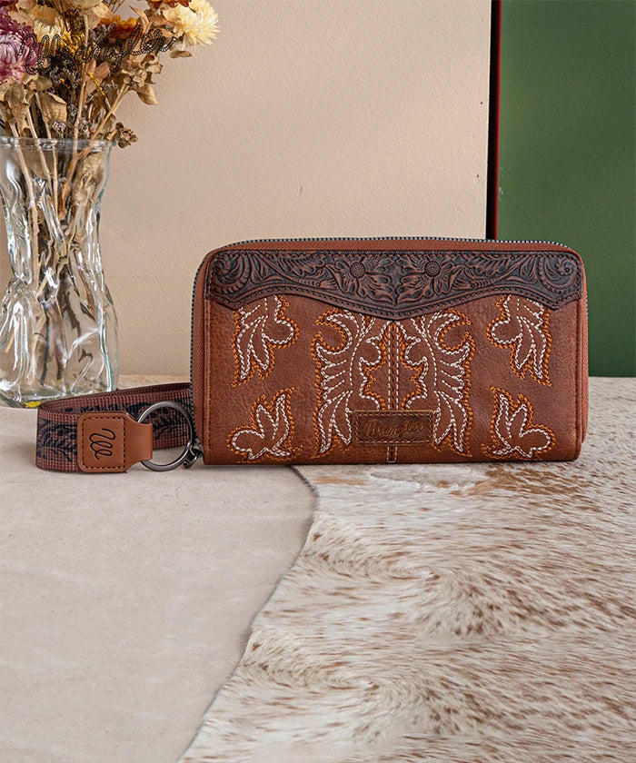 Wrangler Boot Stitch Bifold Wallet for Men - Genuine Leather Slim RFID Blocking Credit Card Holder - Perfect for Everyday Carry, Travel & Outdoor Adventures