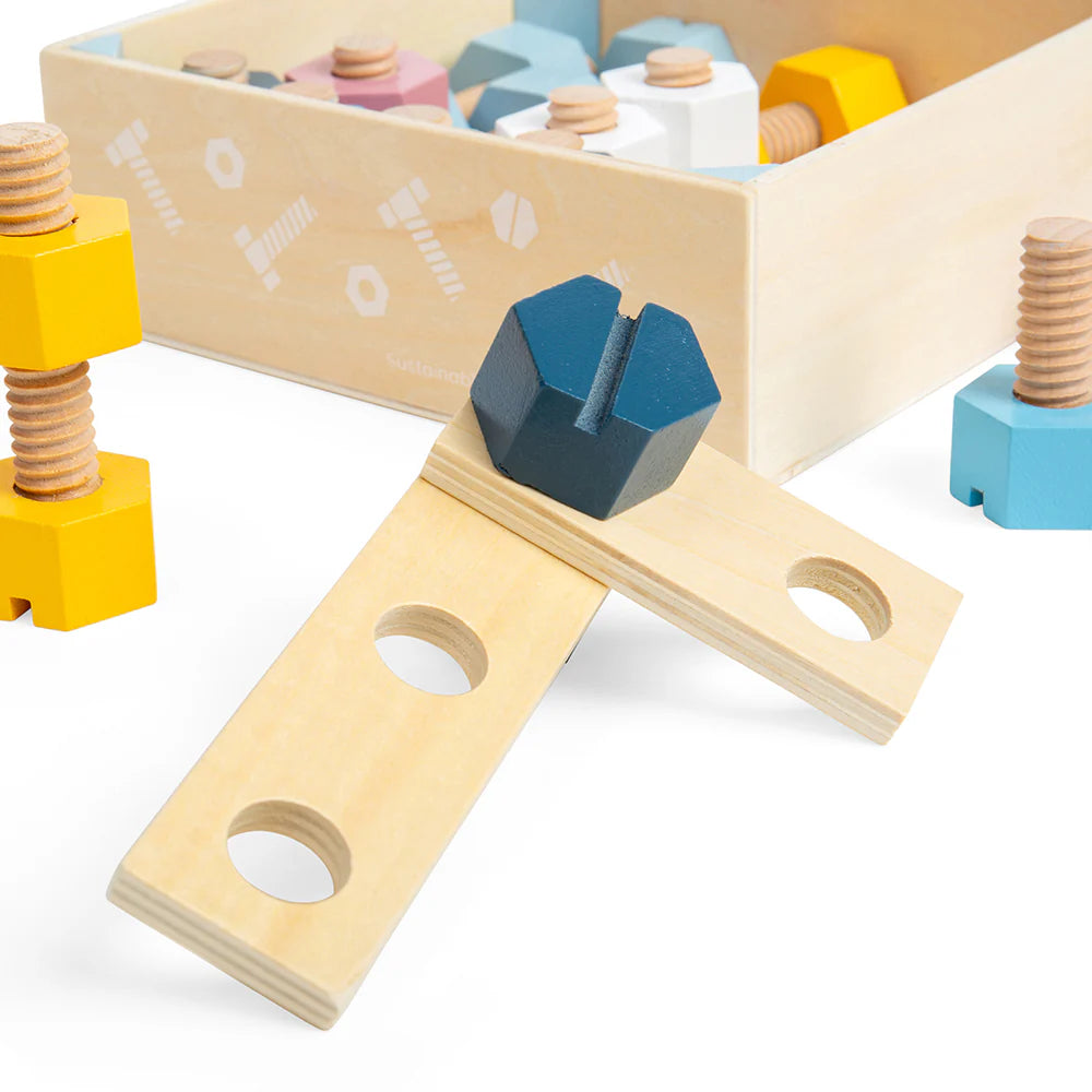 Bigjigs Toys Wooden Crate of Nuts & Bolts - Educational STEM Building Set for Kids - Perfect for Preschool Learning & Fine Motor Skills Development