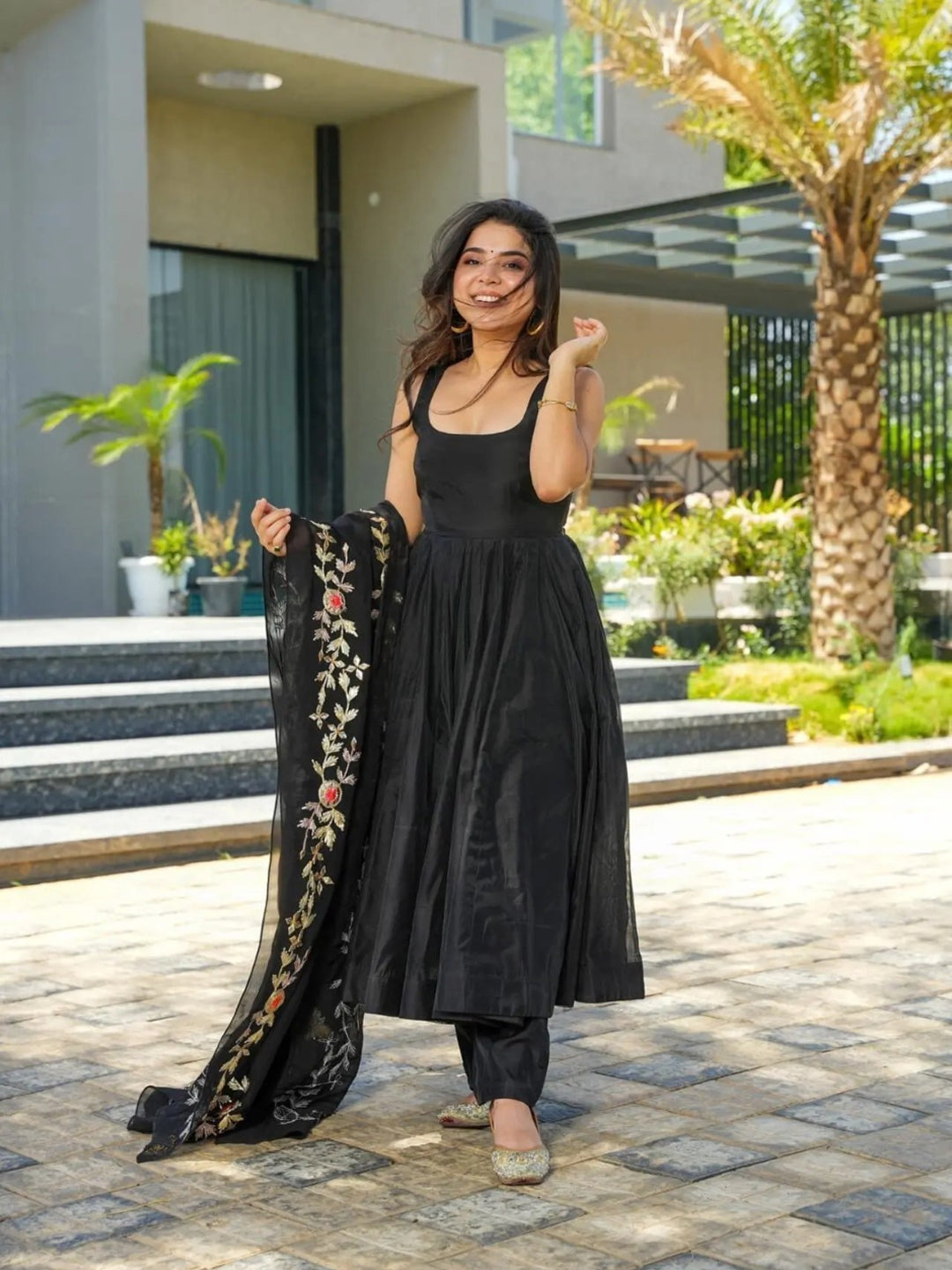 Elegant Black Designer Heavy Anarkali Suit with Exquisite Embroidery - Perfect for Weddings, Parties & Festive Occasions
