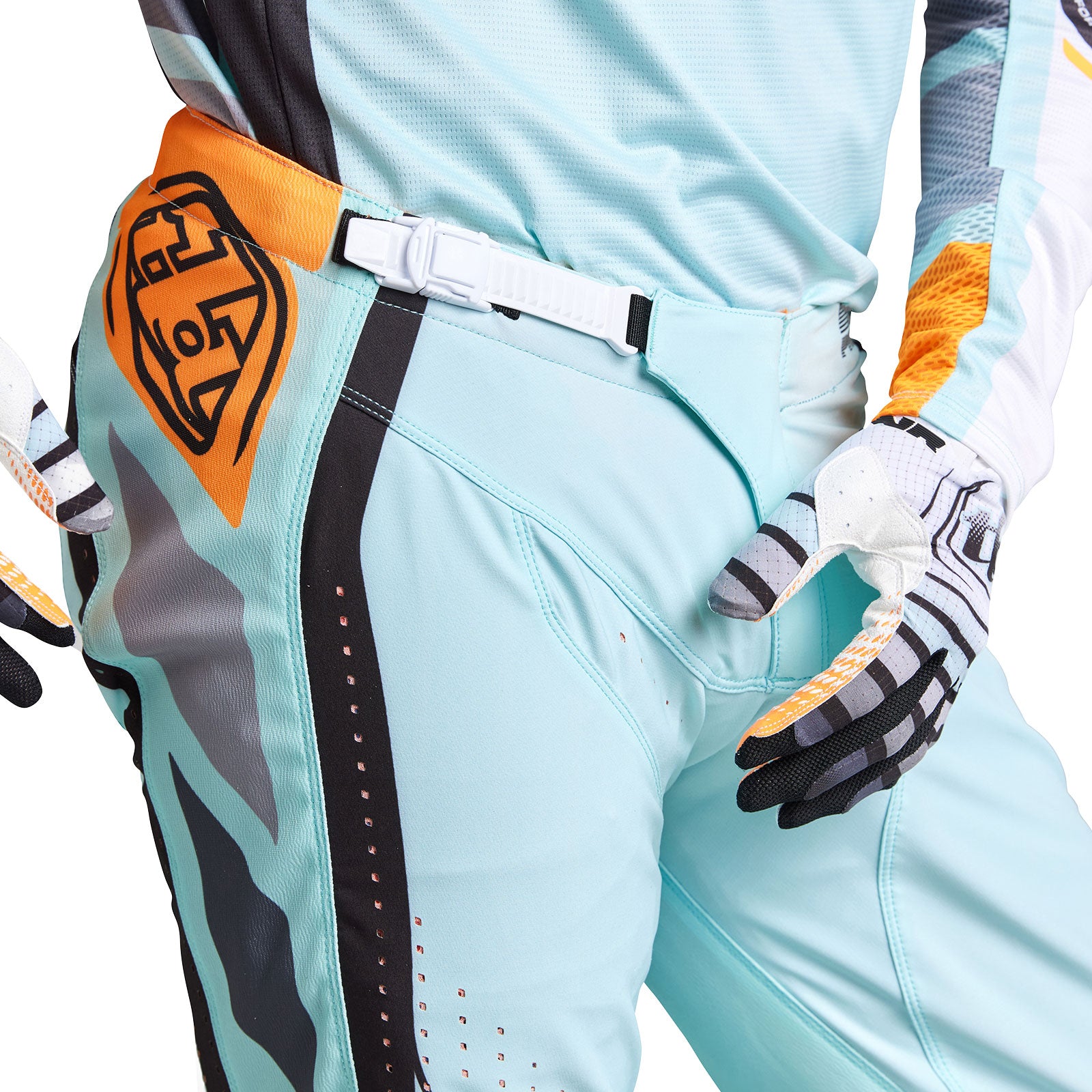 SE Pro Pant Wavez Bleached Aqua - Trendy Distressed Denim Jeans for Men & Women | Perfect for Streetwear, Casual Outfits and Urban Fashion