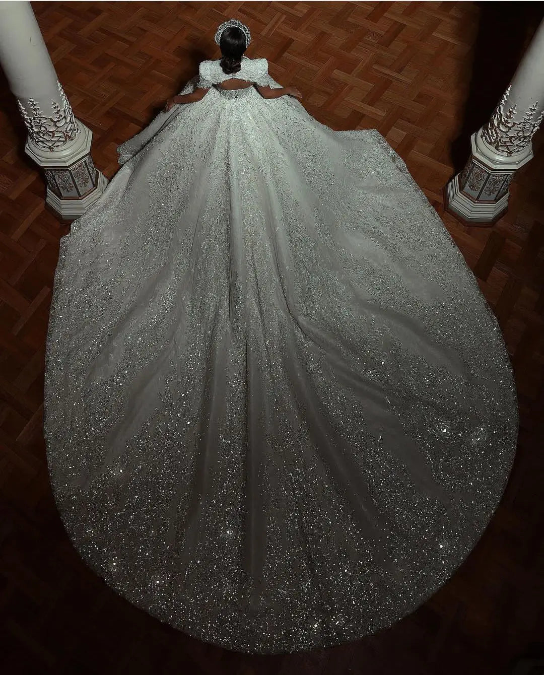 Elegant Sleeveless Ball Gown with Bateau Neckline - Sparkling Sequins & Delicate Lace Appliques for Prom, Wedding, and Evening Gala Events
