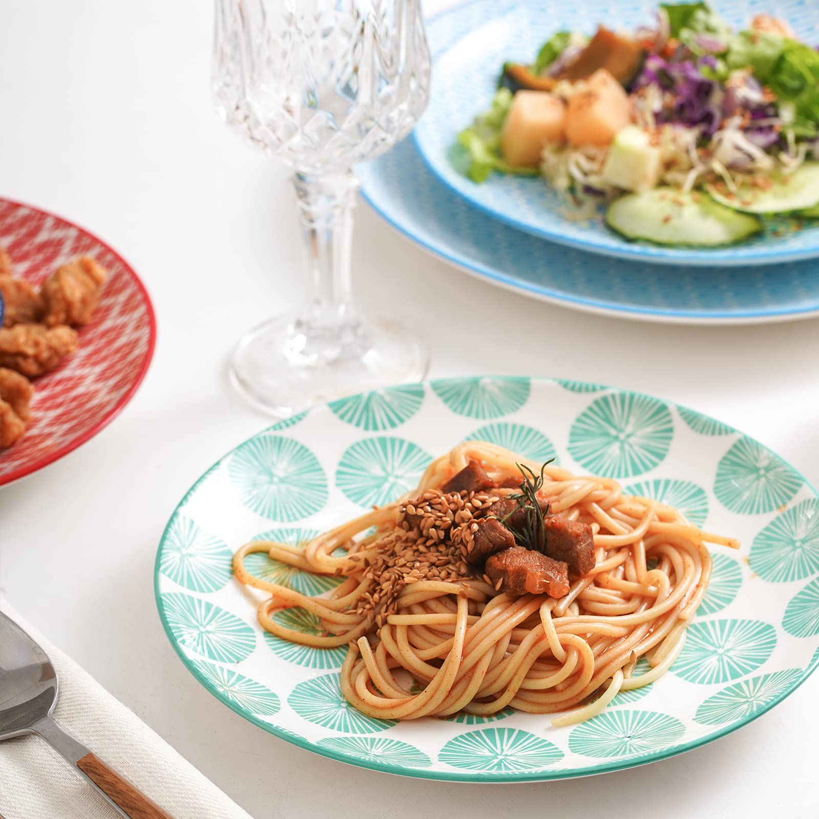 KitchenTour 8 Inch Ceramic Dinner Plates Set of 6 - Microwave & Dishwasher Safe - Vintage Style Appetizer, Dessert, Pizza, Pasta & Salad Plates - Perfect for Dining, Entertaining & Restaurant Use