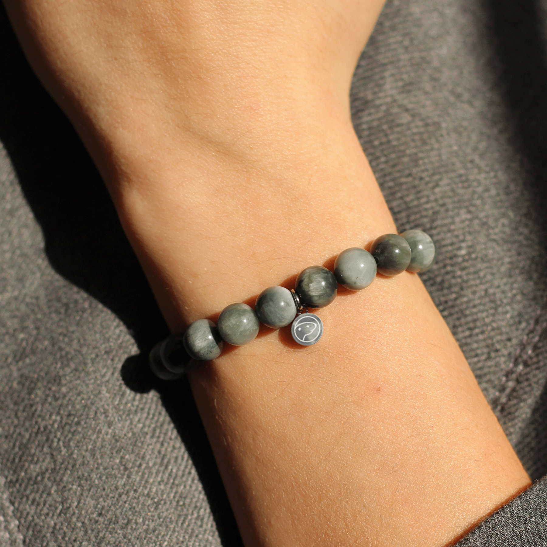 Hawk's Eye Stone Bracelet for Men & Women - Natural Gemstone Beaded Wristband for Protection, Healing & Positive Energy - Perfect for Meditation, Yoga & Spiritual Healing
