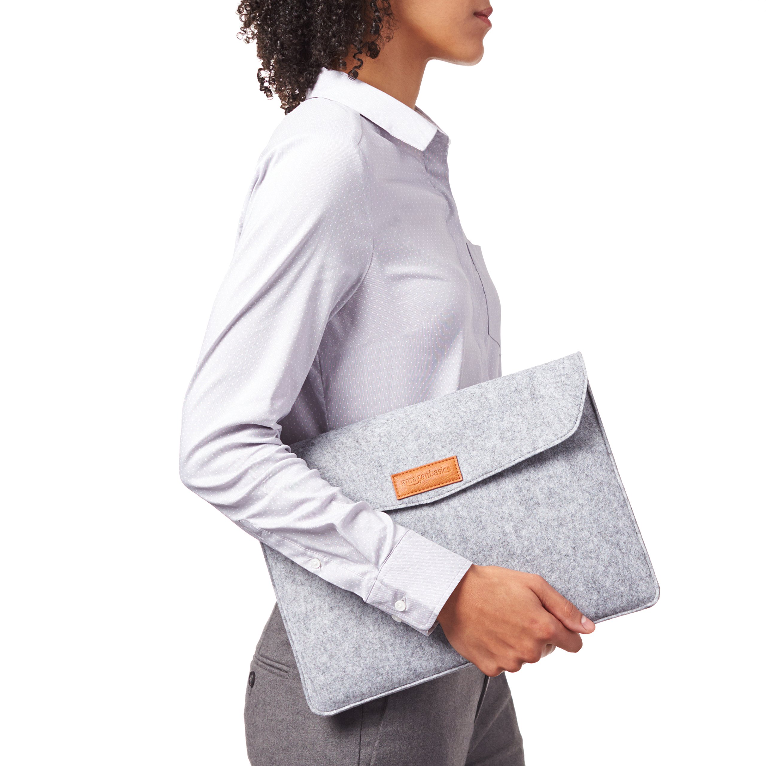 Amazon Basics 13 Inch Felt MacBook Laptop Sleeve Case - Light Grey Protective Cover for MacBook Air & Pro - Perfect for Travel, Office & School Use