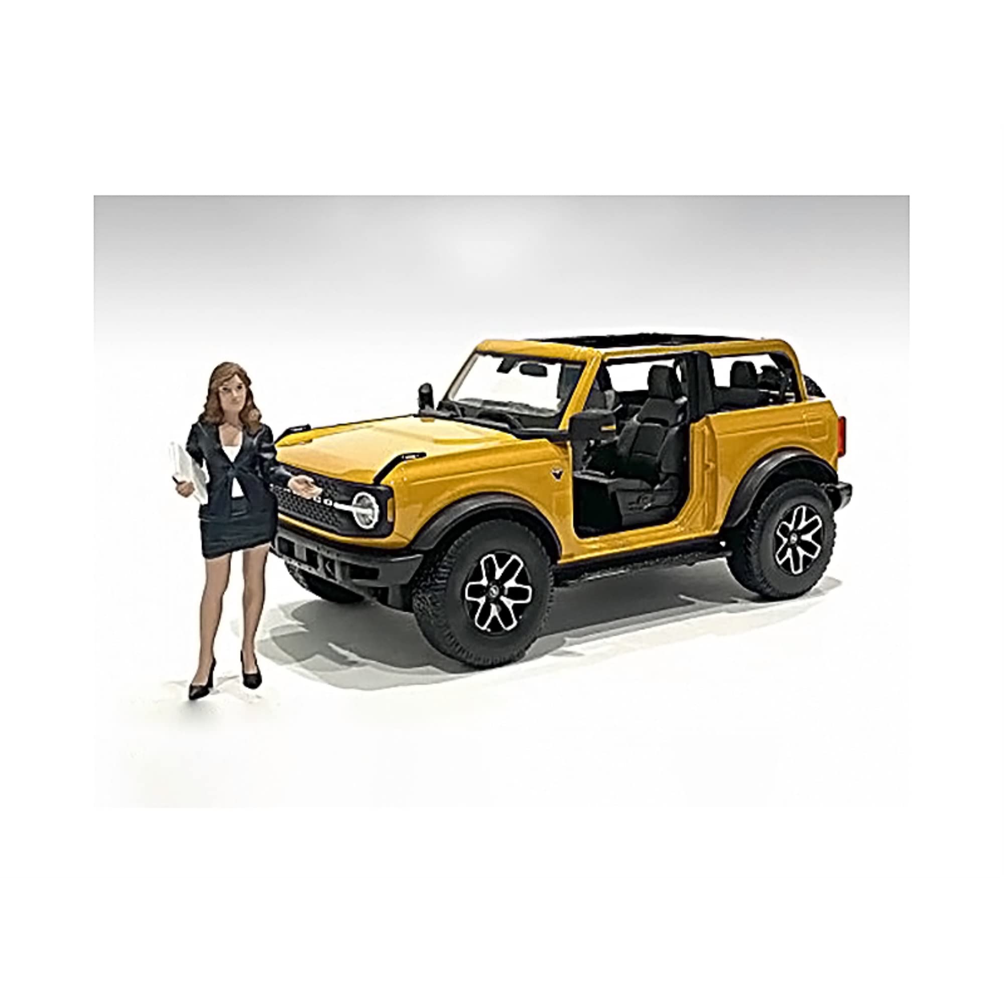 1/24 Scale Model Female Salesperson Figurine - Realistic Car Dealership Diorama Accessory for Model Cars, Miniature Scenes & Collectors Display