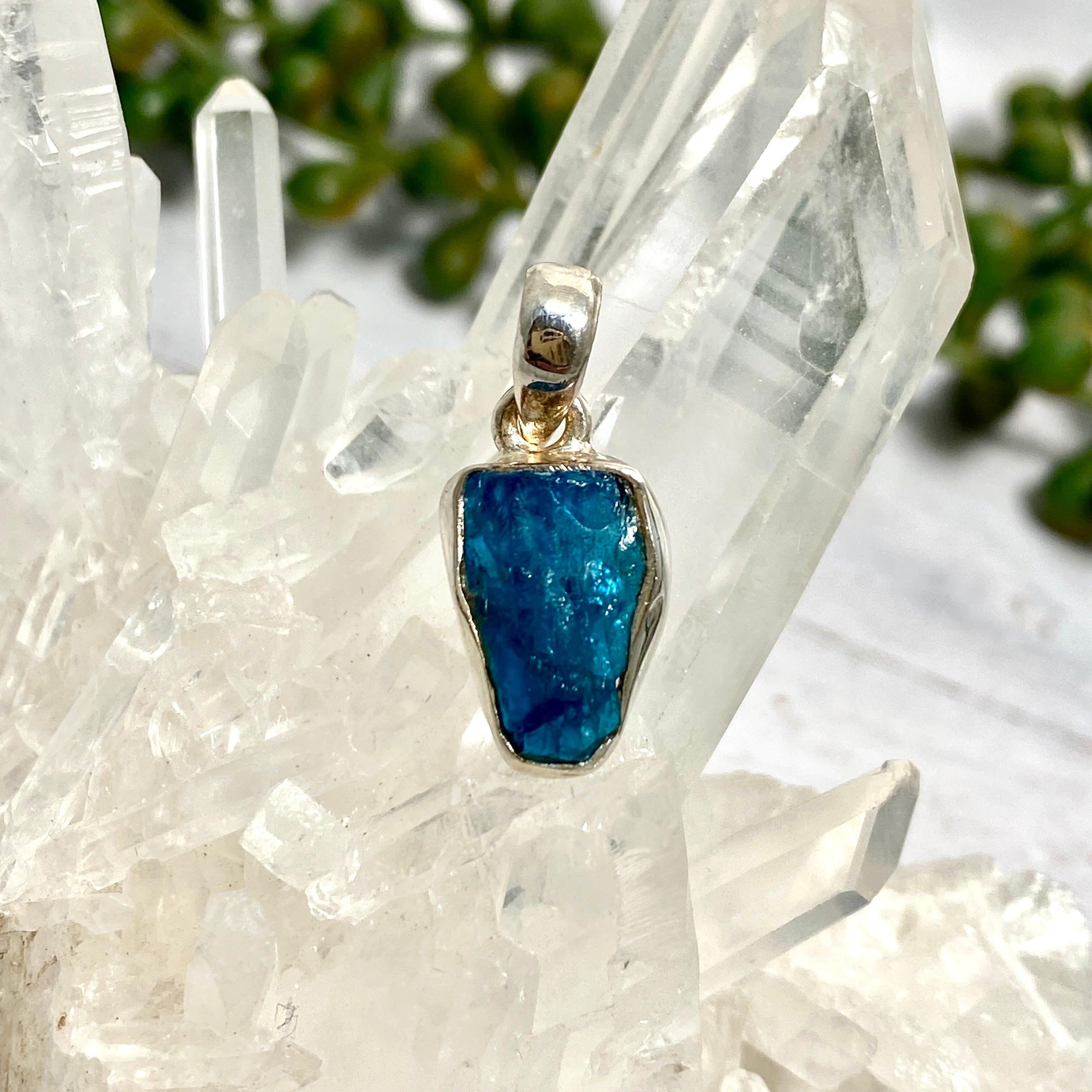 Natural Blue Apatite Raw Stone Pendant Necklace - Handmade Boho Jewelry for Women - Perfect for Meditation, Healing & Spiritual Energy