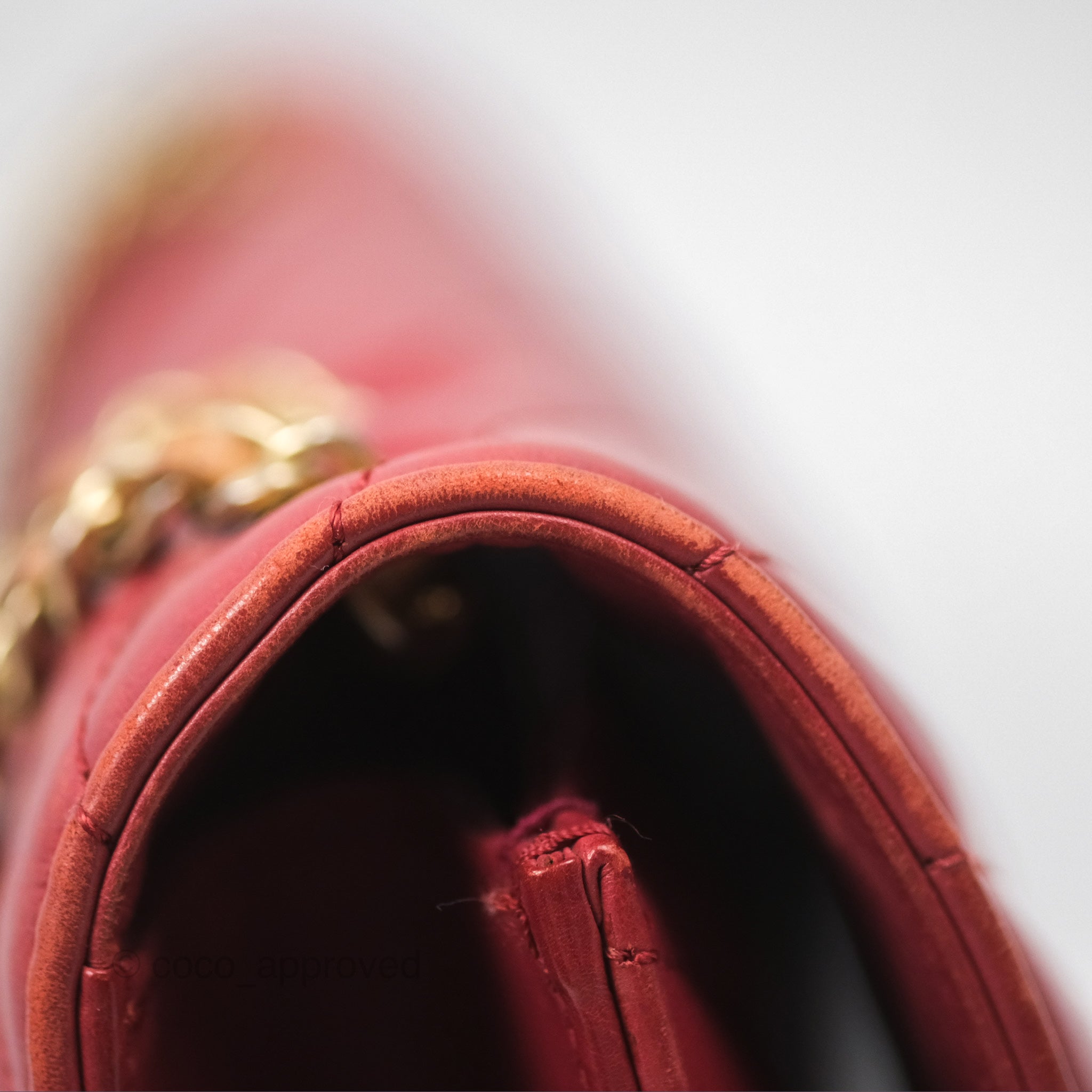 Chanel Chevron Shoulder Bag in Red Calfskin Leather with Aged Gold Hardware - Luxury Crossbody Purse for Women, Perfect for Parties, Date Nights & Special Occasions