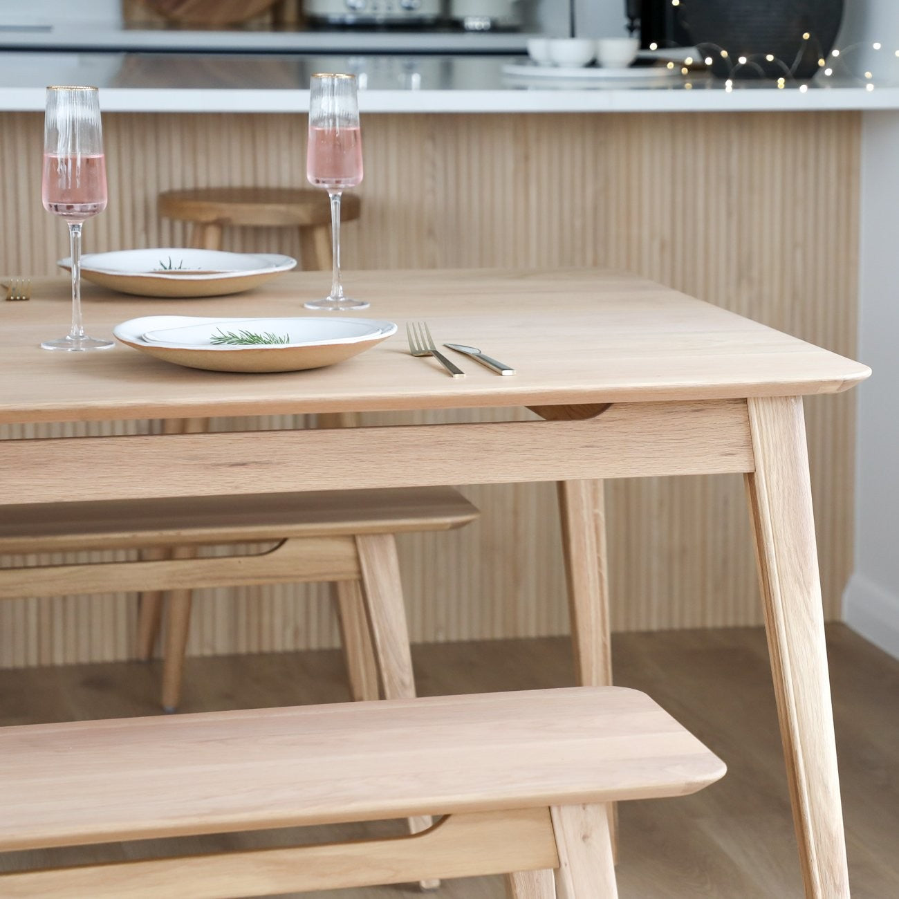 Rokke 220cm Oak Dining Table – Solid Wood Modern Farmhouse Style for Large Dining Rooms & Open Concept Spaces