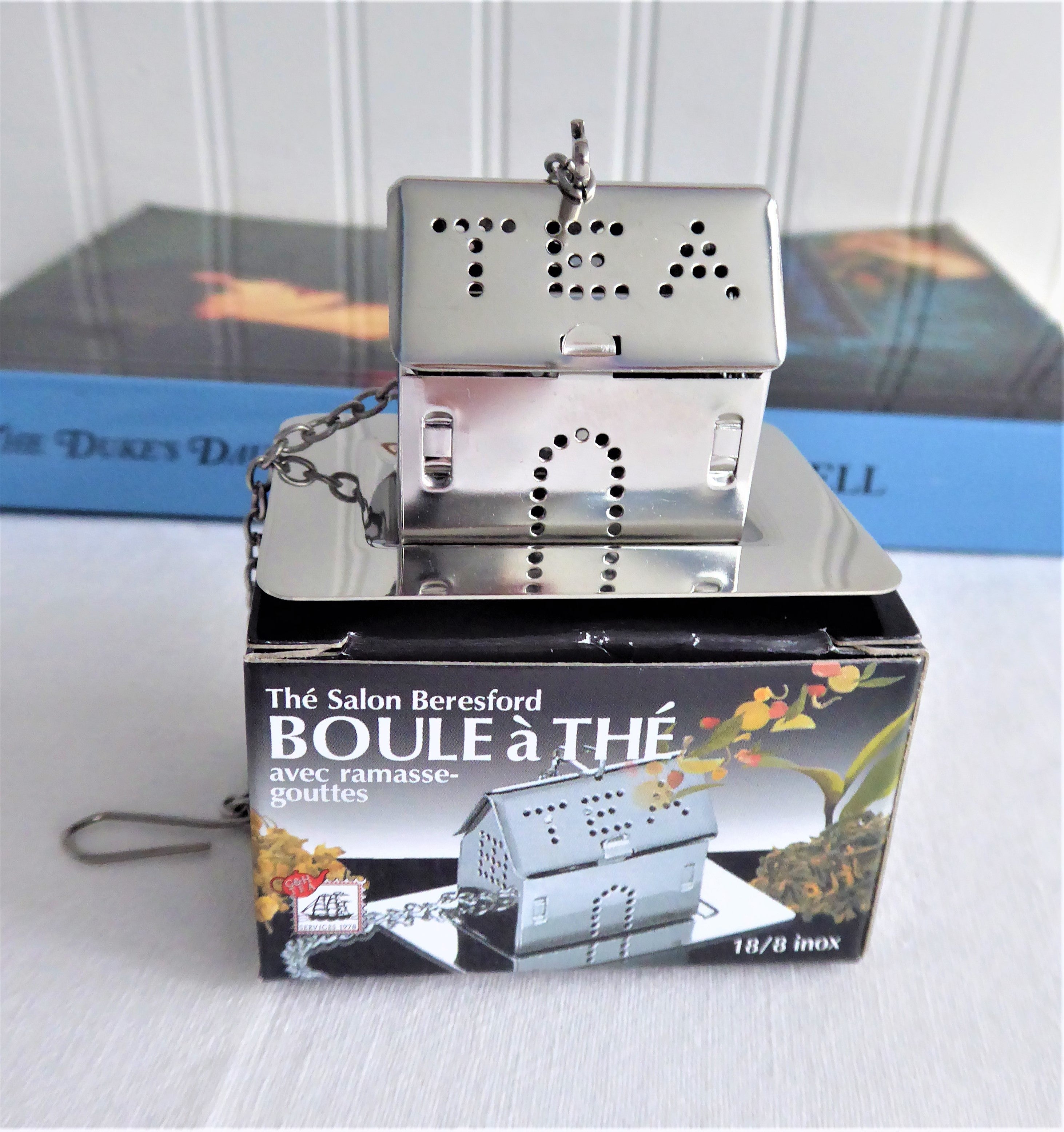 Premium Chrome Tea Infuser with Tea House Shape & Tray - Reusable Loose Leaf Tea Steeper for Herbal, Green & Black Tea - Perfect for Home, Office & Tea Party Accessories