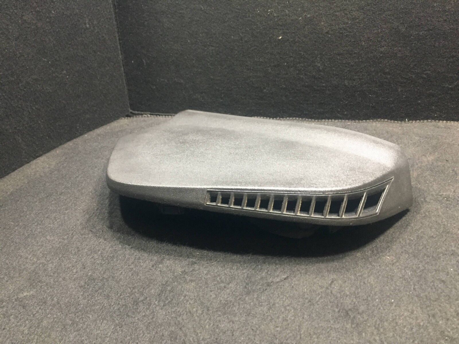 2004-2007 Cadillac CTS Left Driver Side Dash End Cap Air Vent Panel - OEM Replacement Part for Interior Repair & Upgrade