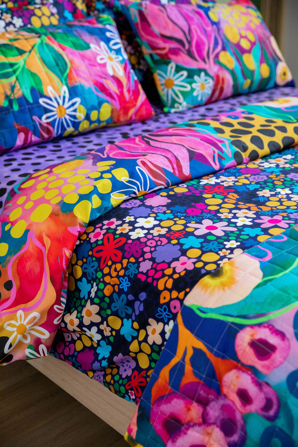 Kasey Rainbow Matilda Quilt Cover Set - Soft & Stylish Bedding for Cozy Nights - Perfect for Master Bedrooms, Guest Rooms & Dorm Decor