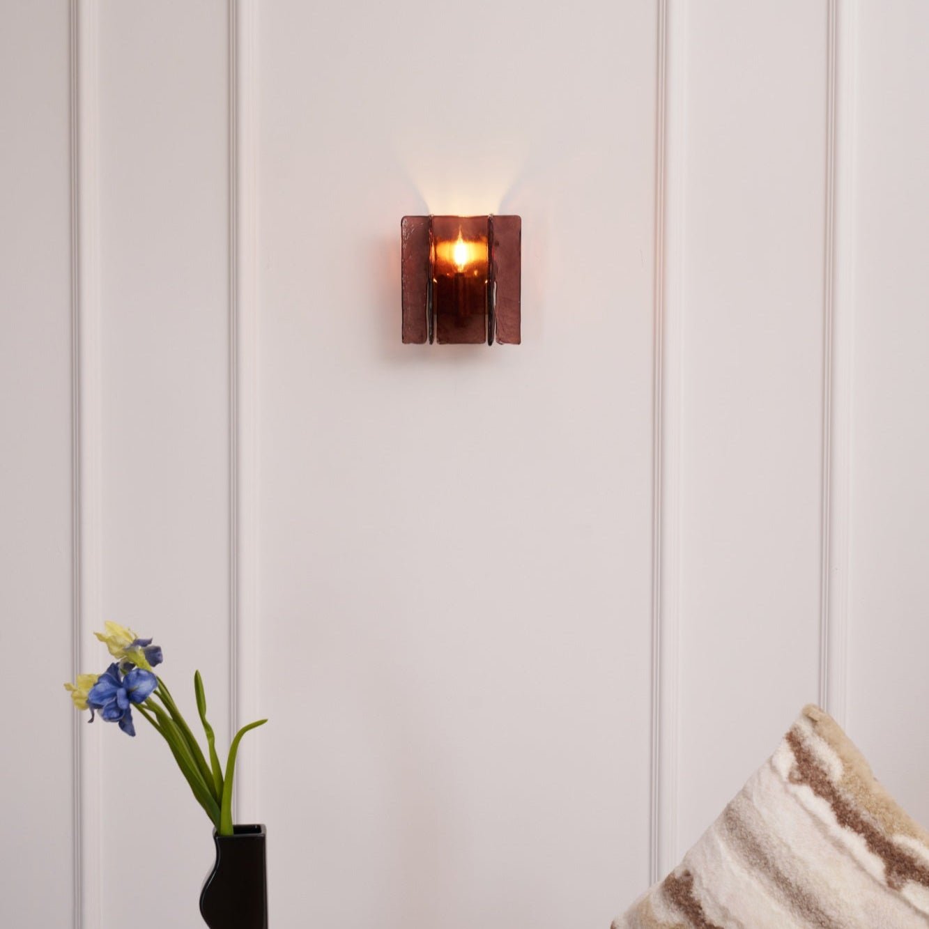 Blason Plug-in Wall Light - Modern LED Sconce with Adjustable Brightness, Dimmable Bedroom Lighting for Living Room, Hallway & Home Decor