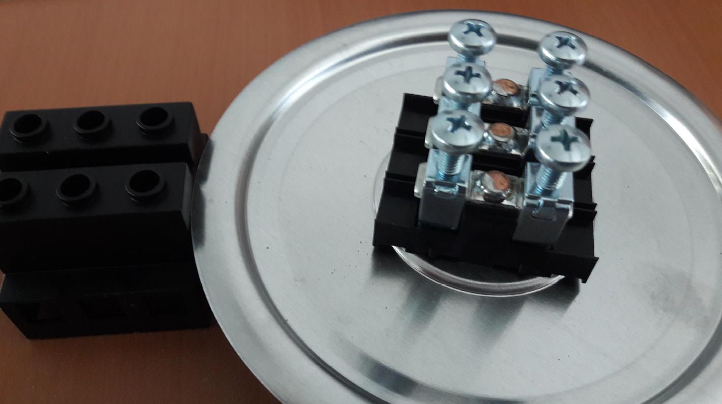 **25kVar 525V 50Hz 3-Phase Power Factor Correction Capacitor - 3 x 96.2uF, Gas Filled (116 x 230(+32)mm) with Discharge Resistor - Replaces 275.189 714301 221702 - Ideal for Industrial HVAC, Motor Control & Energy Efficiency Applications**