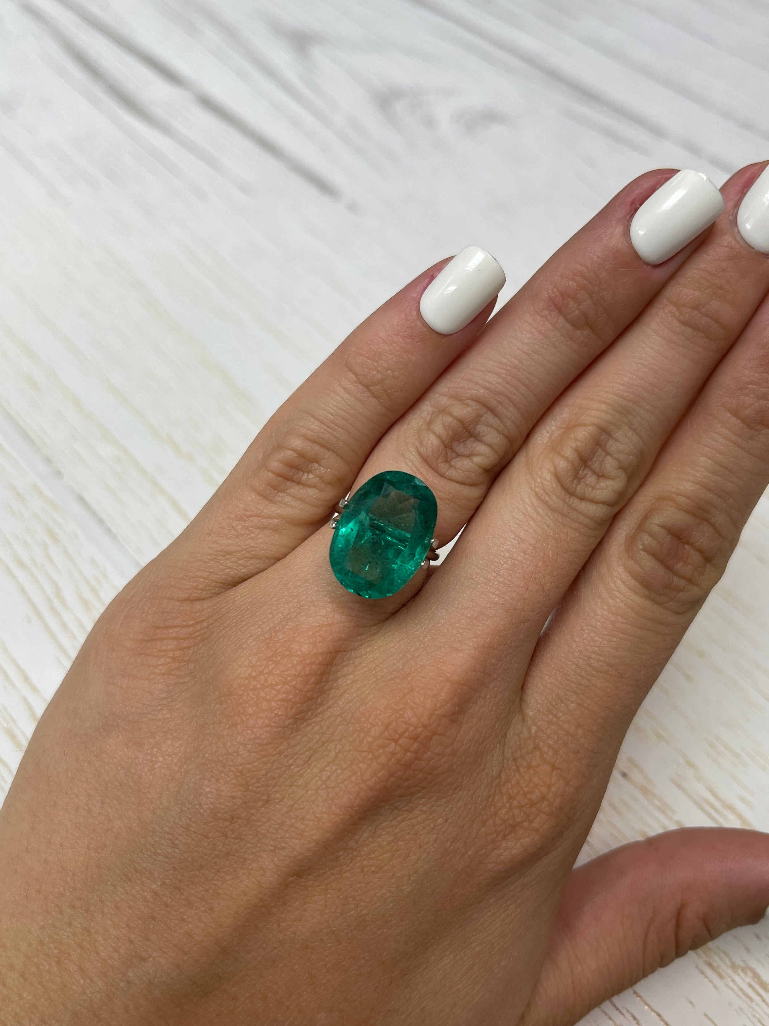 12.42 Carat Natural Colombian Emerald Gemstone - Oval Cut 18x13mm Loose Green Emerald for Jewelry Making, Engagement Rings & Collector's Gems