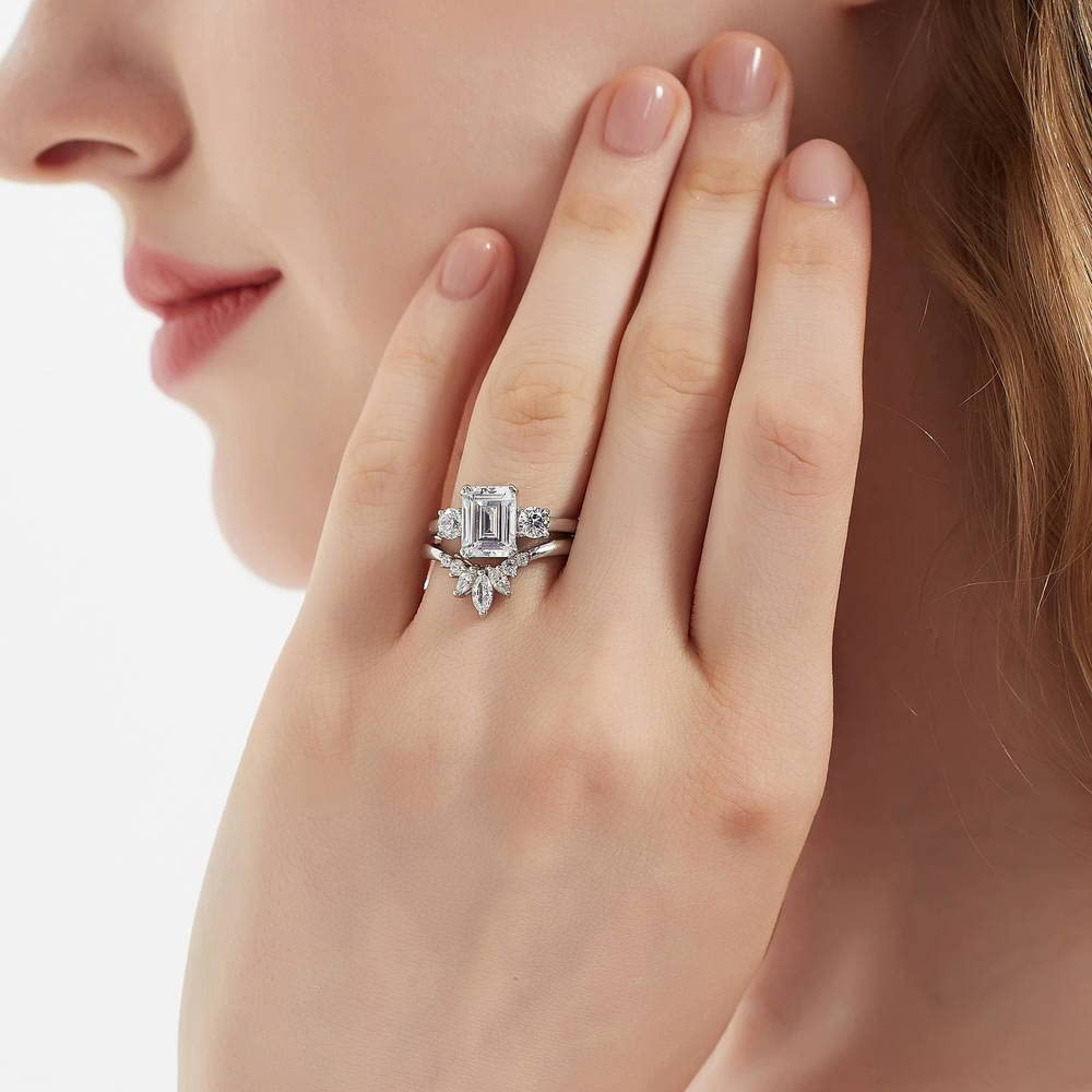 BERRICLE Sterling Silver 3-Stone Wedding & Engagement Ring - 2.6ct Emerald Cut Cubic Zirconia CZ Promise Ring for Women, Rhodium Plated (Size 4-10) - Perfect for Proposals, Anniversaries & Special Occasions